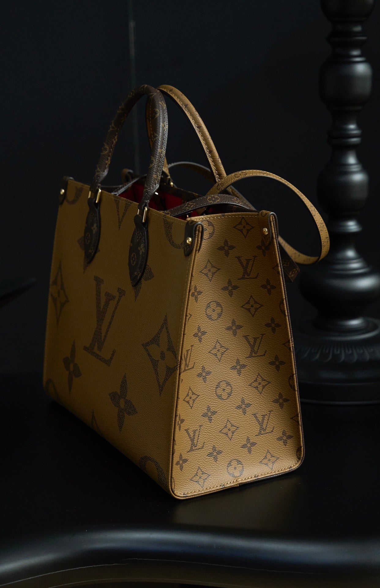 ONTHEGO Medium Handbag | Italy Dynamic Chip Code | Original Monogram & Reverse Canvas | Exclusive Launch with Gift Box