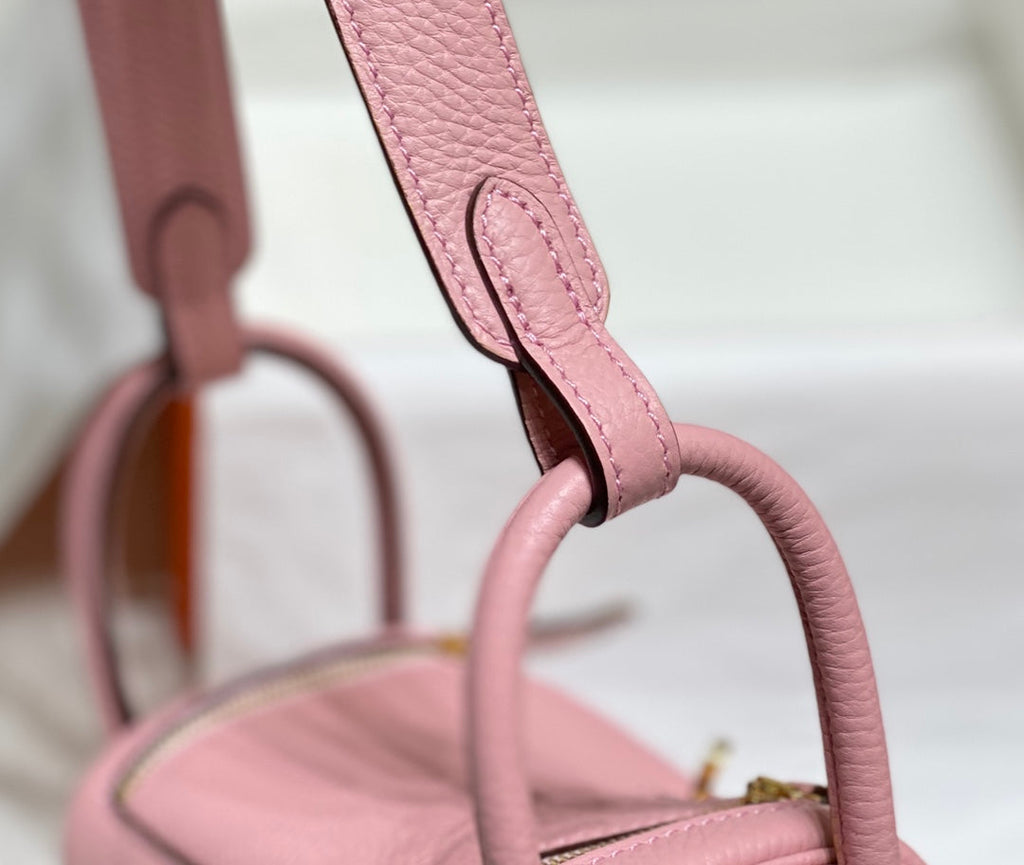 Hermès 𝕃𝕚𝕟𝕕𝕪 𝟭𝟵𝕔𝕞 Mini Bag "Milkshake Pink Gold" - Compact & Spacious, Handcrafted Luxury