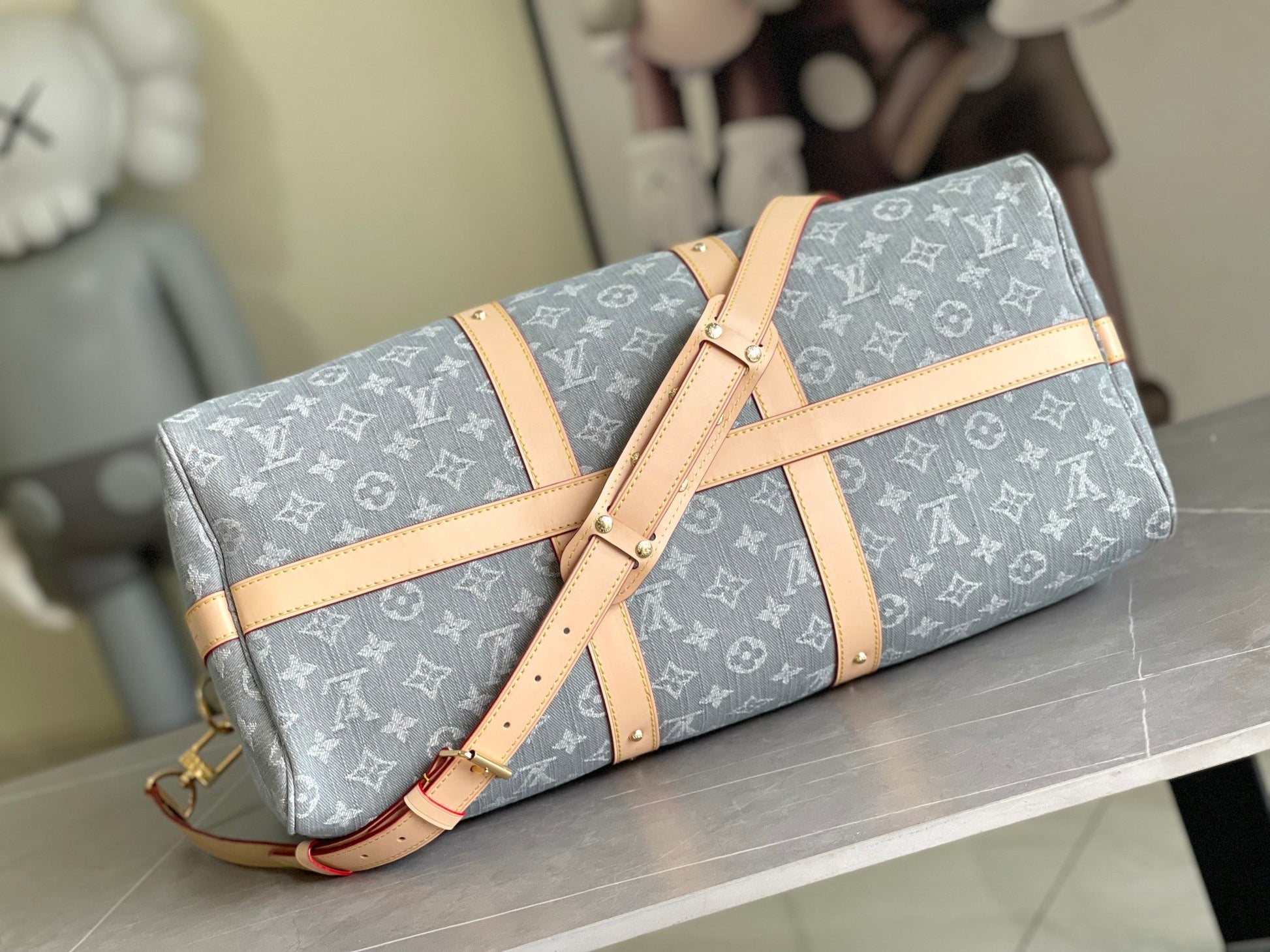 Louis Vuitton KEEPALL BANDOULIÈRE 45 Travel Bag | Vintage Monogram Canvas | FW21-22 Runway Capsule | Storefront Signage Design