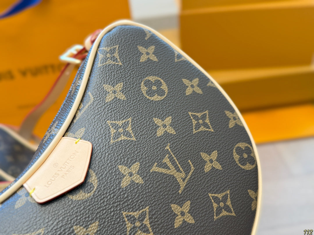 Louis Vuitton Pea Bag 2023 | Steel Upgraded Chip Edition with Detachable Coin Purse, 25x14cm Adorable Design