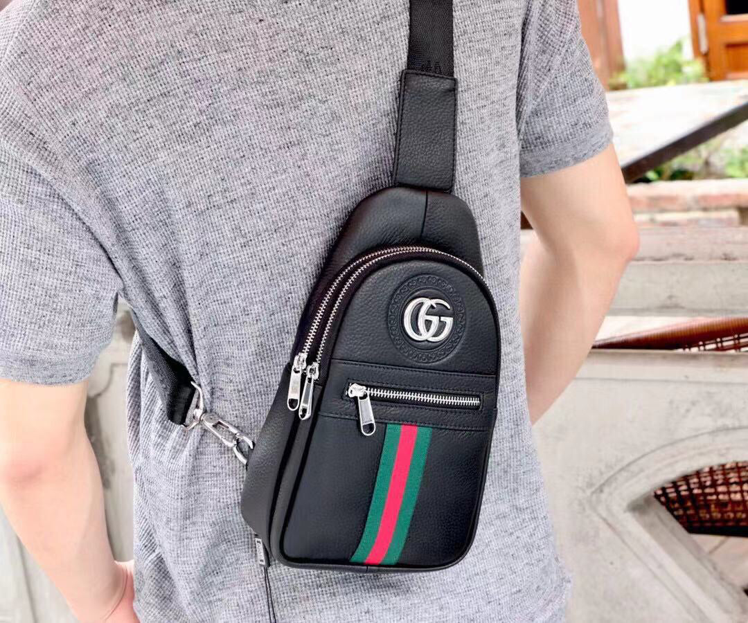 Gucci Men's Crossbody Bag | Italian Full-Grain Leather | 30x18x7cm Anti-Theft Design