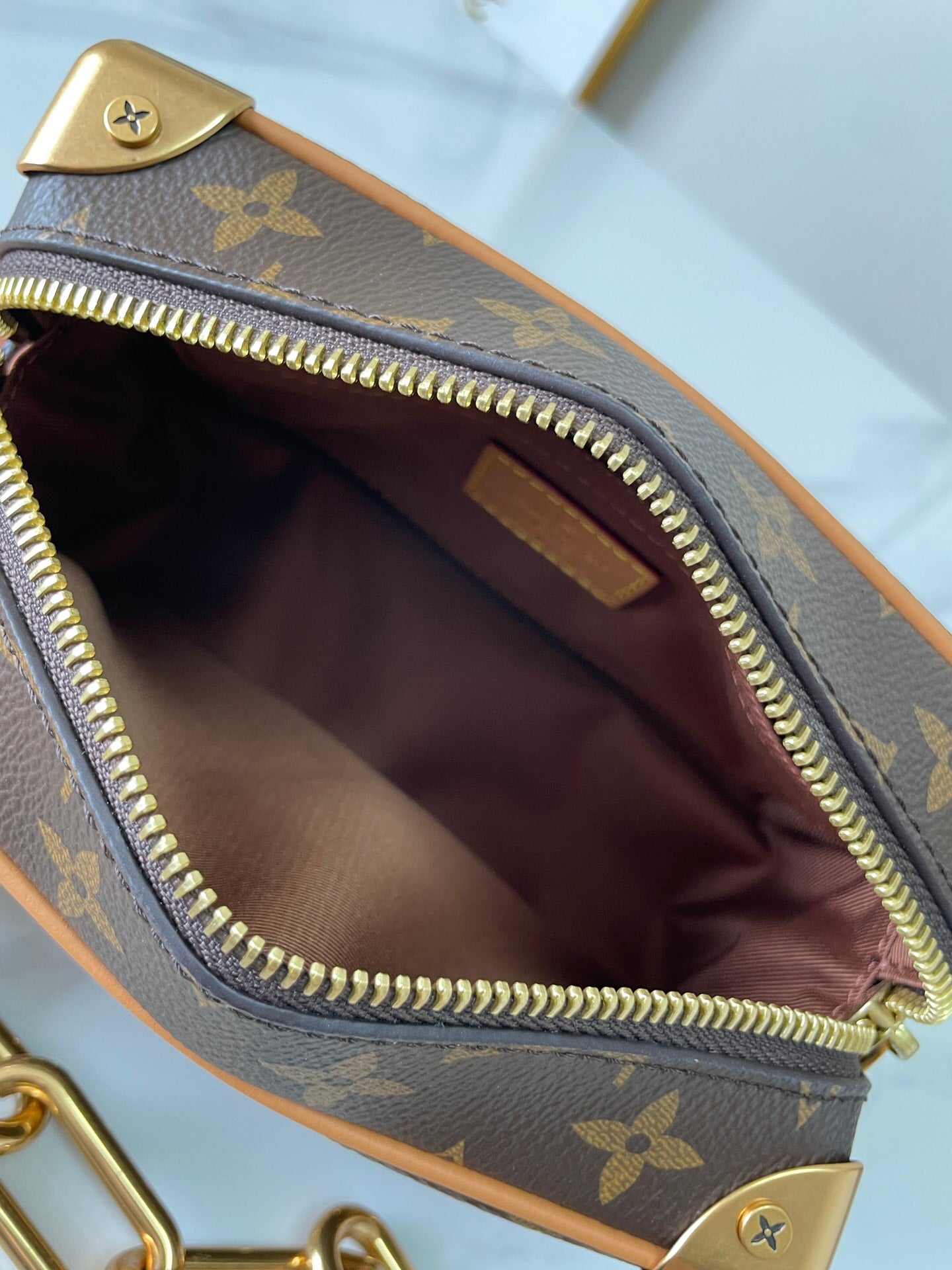 LV SOFT TRUNK Vintage Soft Box Chain Messenger Bag - Original Factory Leather, Top-Quality Replica, Full Packaging Size 18.5×13×8cm