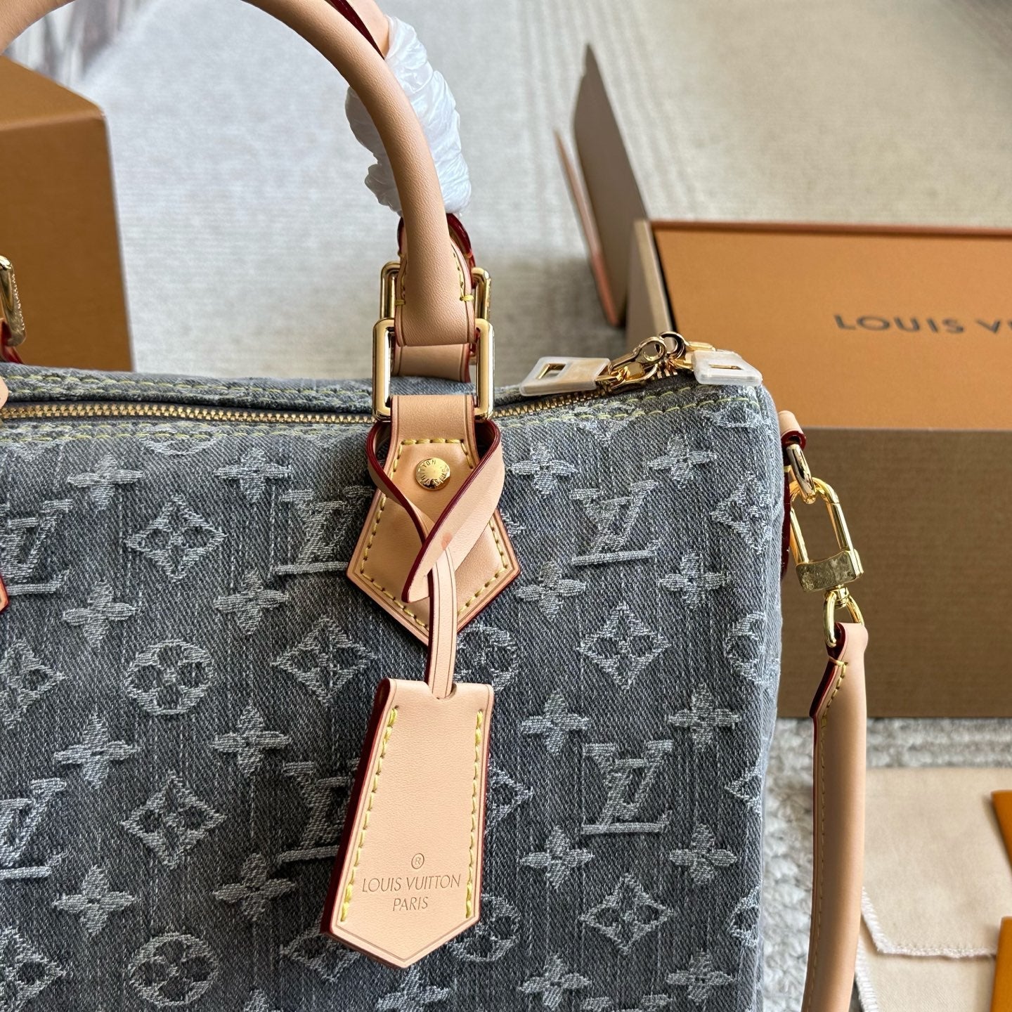 Louis Vuitton 2025 New SPEED0 Pillow Bag 30cm | Original Hardware, Foldable Gift Box & Stylish Strap