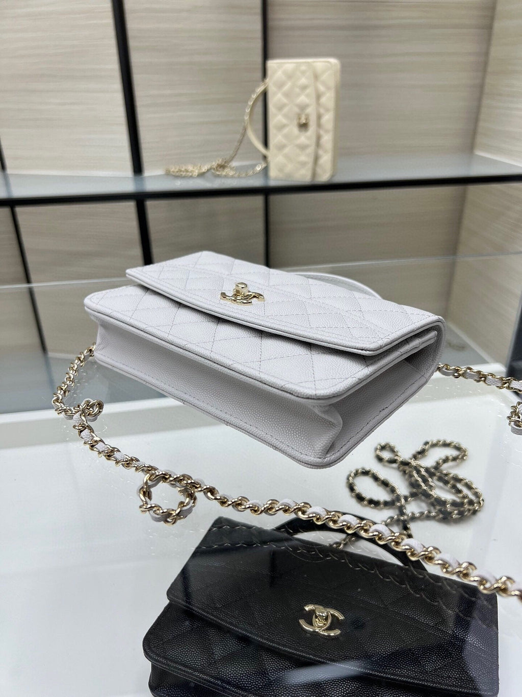 Ohanel 25C Early Spring WOC Top Handle Logo Gold-Tone Chain Bag | 19cm Grained Calfskin | Shoulder/Crossbody/Hand Carry
