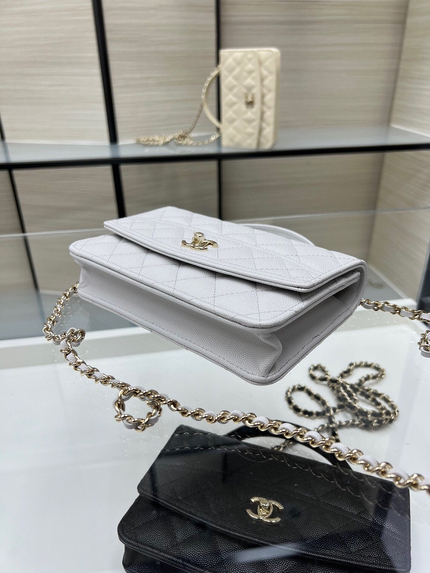 Ohanel 25C Early Spring WOC Top Handle Logo Gold-Tone Chain Bag | 19cm Grained Calfskin | Shoulder/Crossbody/Hand Carry