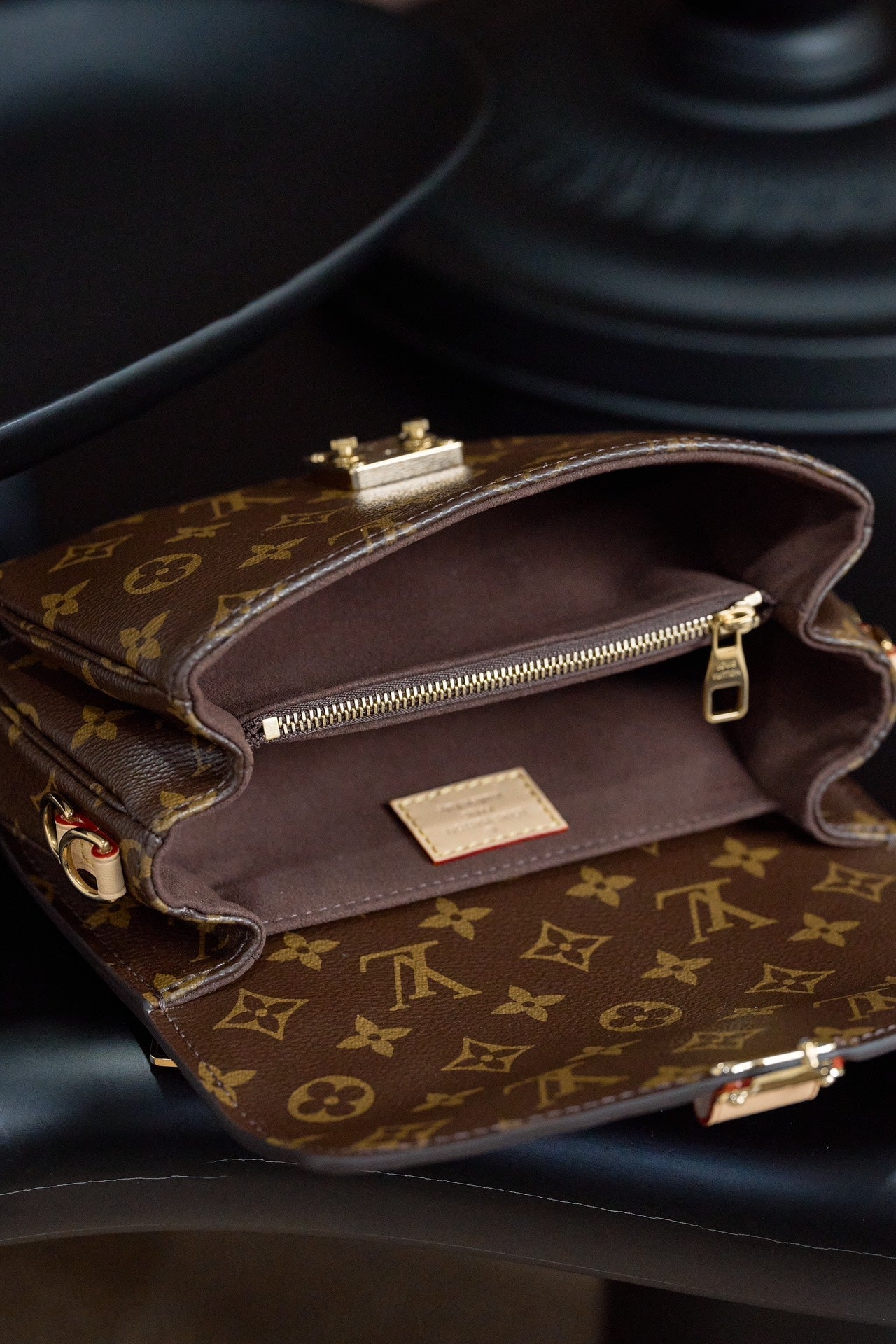 POCHETTE MÉTIS EAST WEST Handbag | Italy Dynamic Chip Code | Original Monogram Canvas & Gold Hardware | Exclusive Launch with Gift Box
