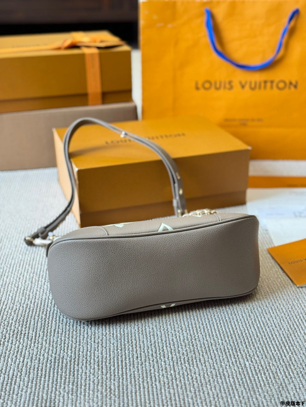 Louis Vuitton Boulogne Messenger Bag 2023 | Gold Chain Strap, Compact Size 27x18cm, Unisex Luxury Crossbody