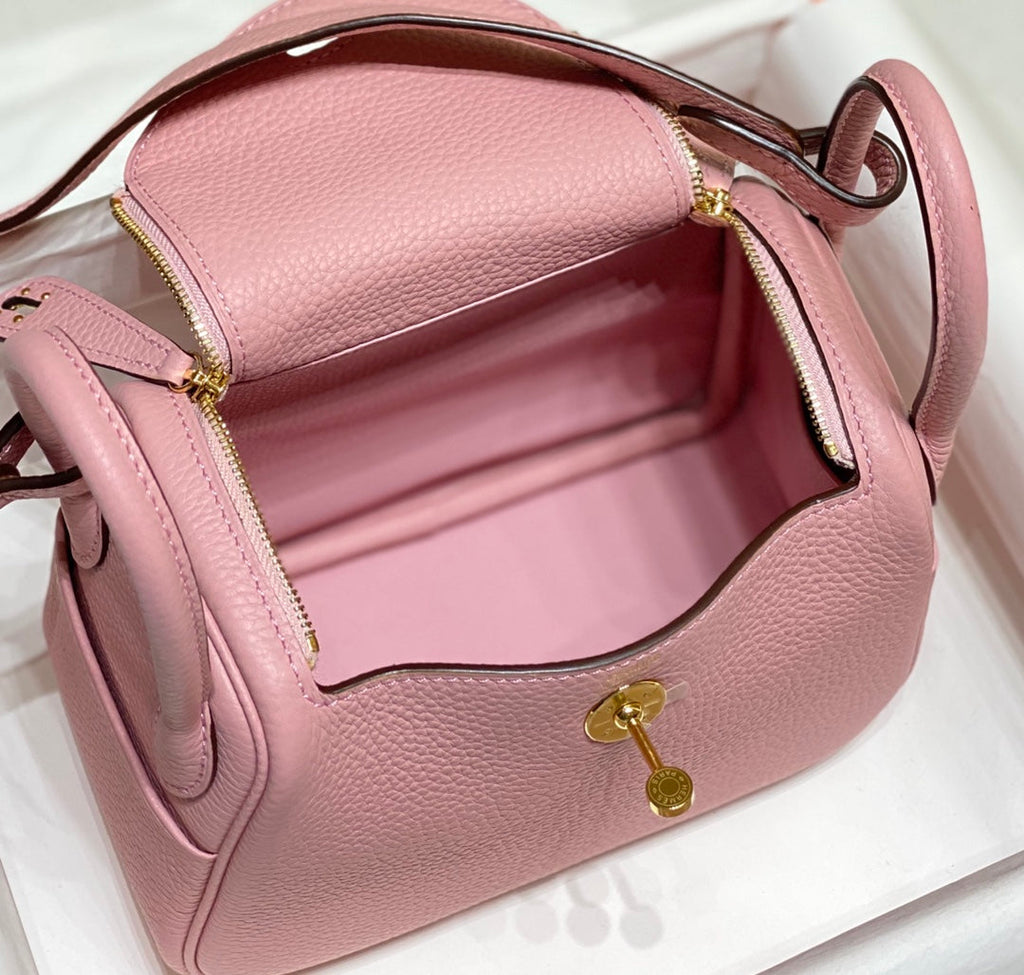 Hermès 𝕃𝕚𝕟𝕕𝕪 𝟭𝟵𝕔𝕞 Mini Bag "Milkshake Pink Gold" - Compact & Spacious, Handcrafted Luxury