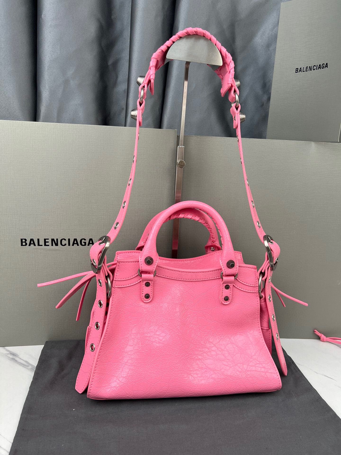 PINK Paris Neo Cagole Biker Bag 2023 - Edgy Heart Mirror Bucket Bag | 26cm Statement Piece