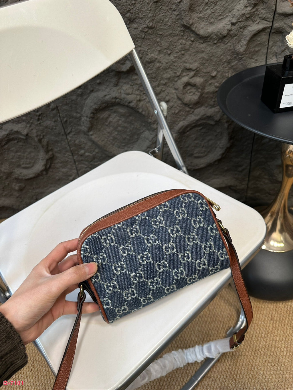 Gucci Ophidia Vintage GG Camera Bag – 19.13cm Compact Design Spacious Interior & Iconic Monogram