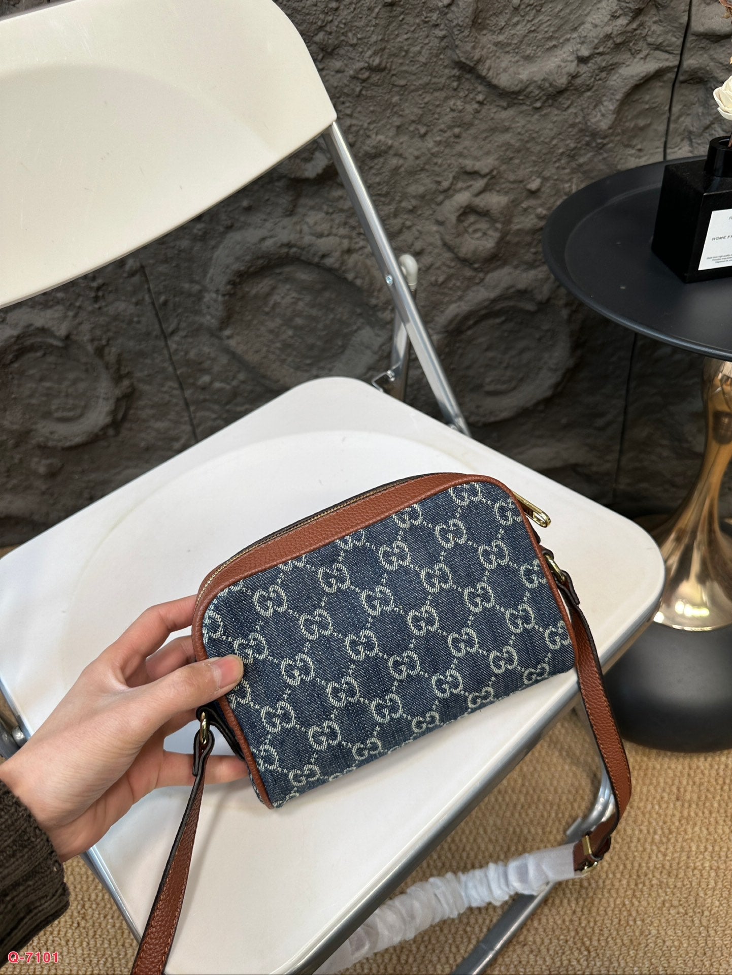 Gucci Ophidia Vintage GG Camera Bag – 19.13cm Compact Design Spacious Interior & Iconic Monogram