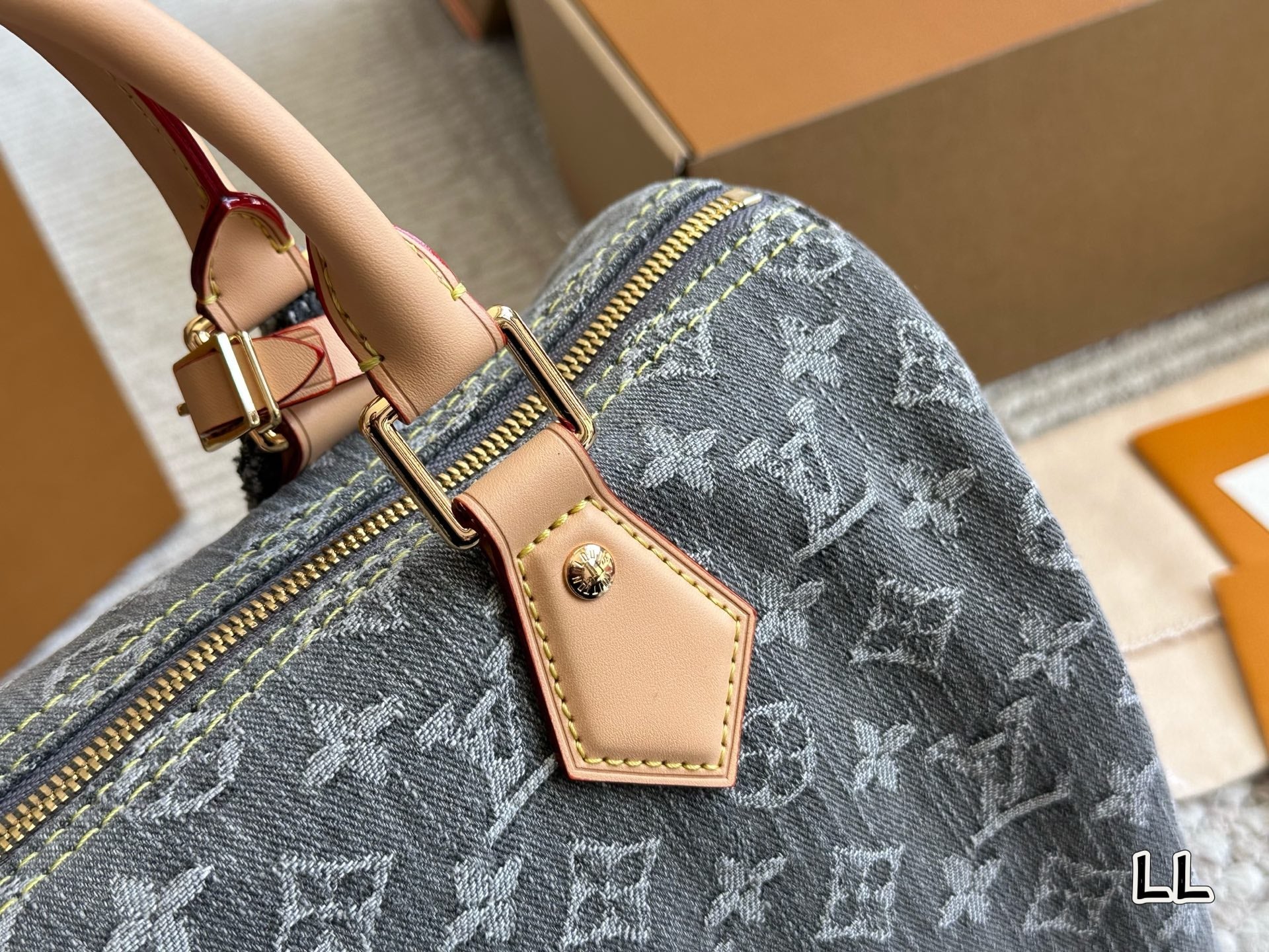 Louis Vuitton 2025 New SPEED0 Pillow Bag 30cm | Original Hardware, Foldable Gift Box & Stylish Strap