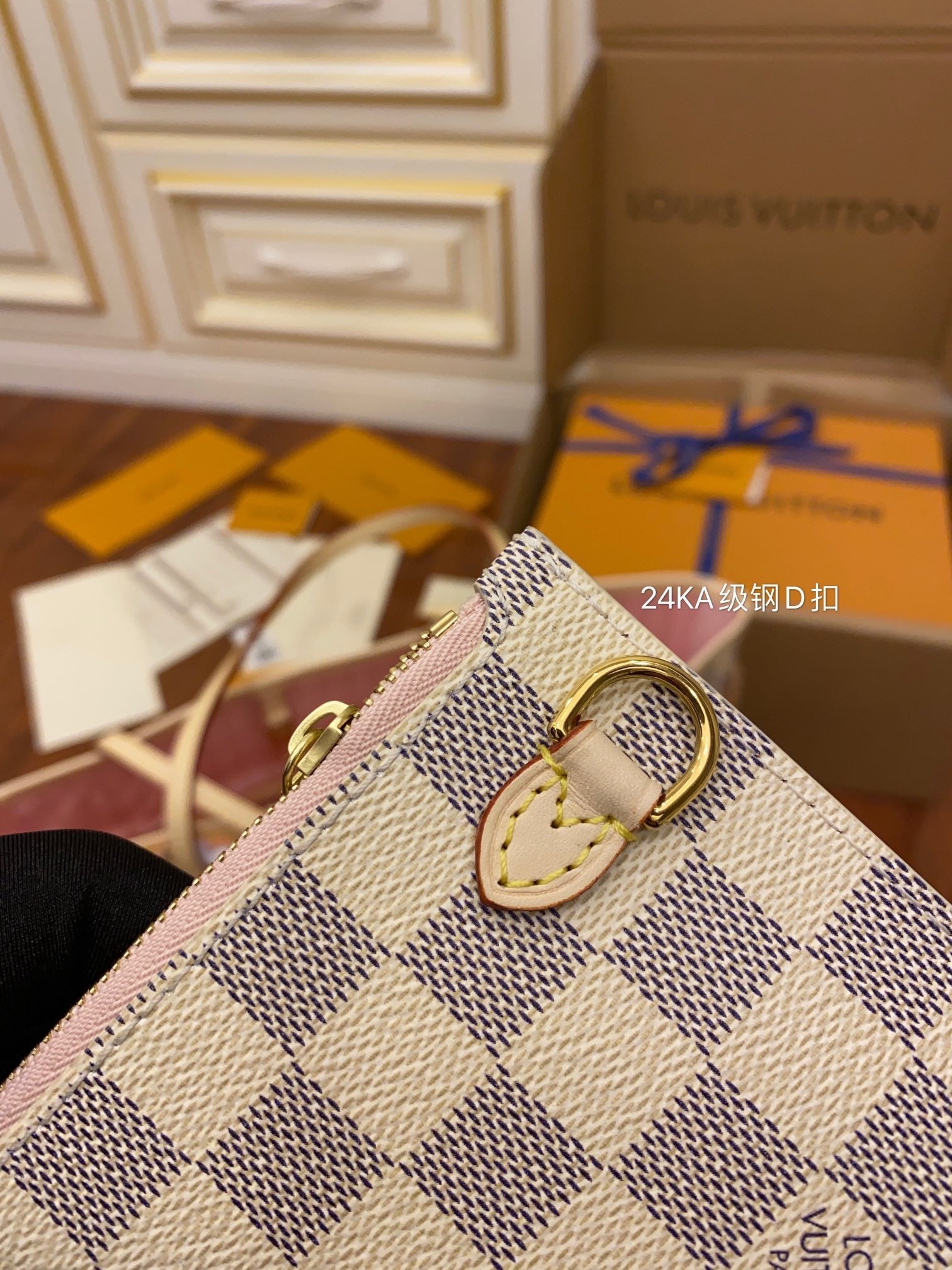 Italian Diamond-Patterned Grade-A Vegetable-Tanned Leather Bag (Dynamic UID Chip) 31x28x14CM | 9th Gen Upgrade with Gift Box