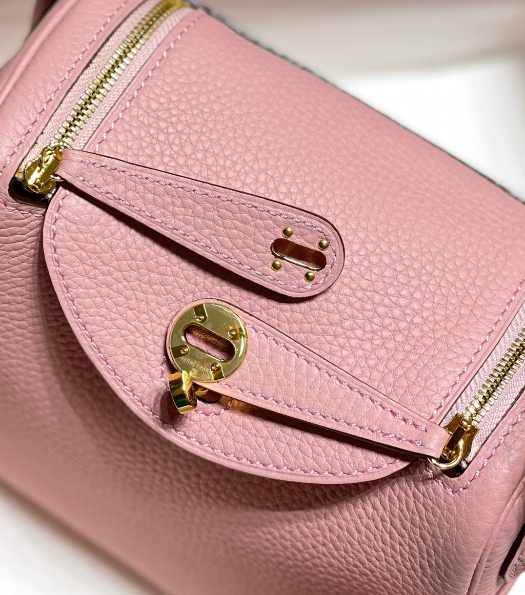 Hermès 𝕃𝕚𝕟𝕕𝕪 𝟭𝟵𝕔𝕞 Mini Bag "Milkshake Pink Gold" - Compact & Spacious, Handcrafted Luxury