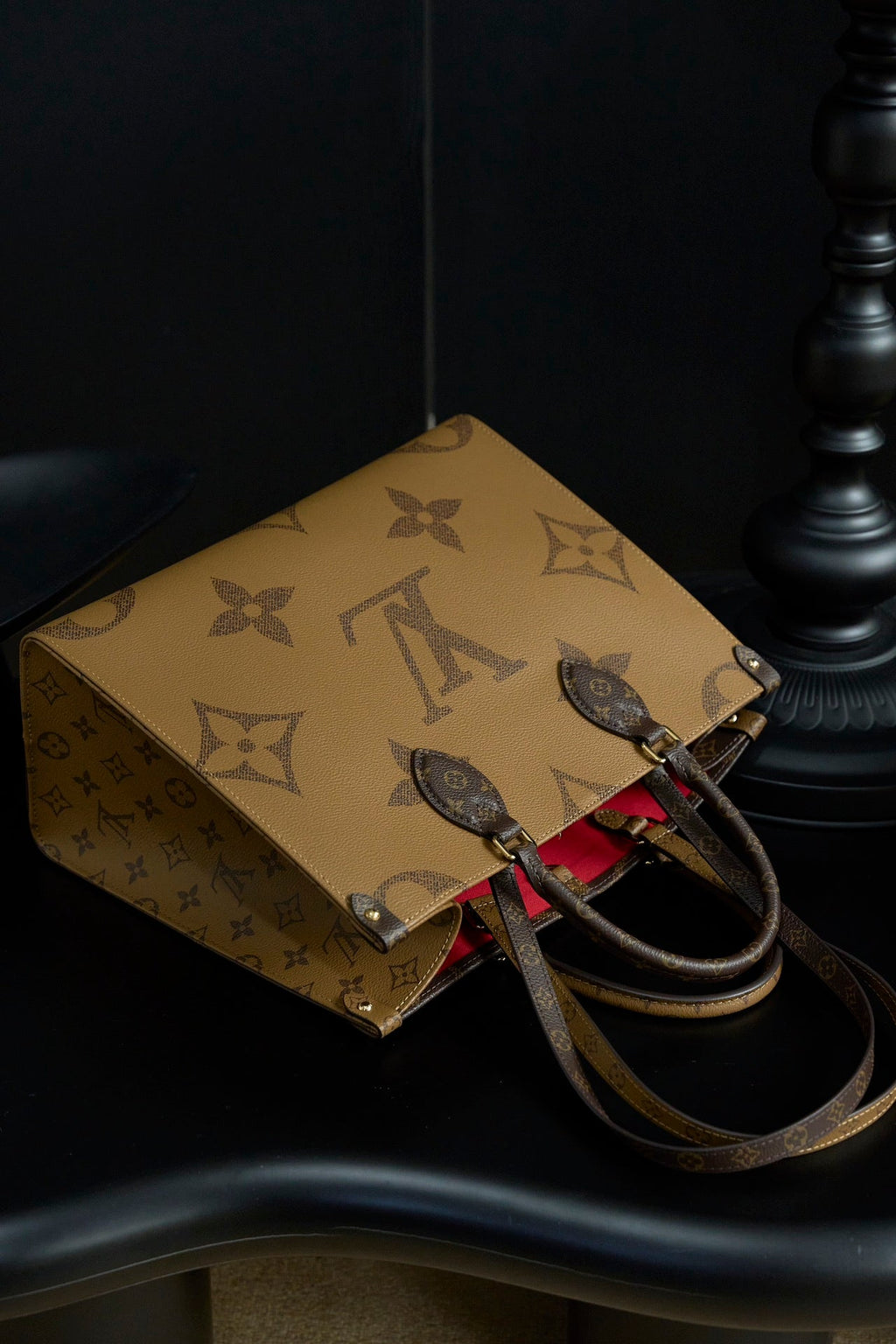 ONTHEGO Medium Handbag | Italy Dynamic Chip Code | Original Monogram & Reverse Canvas | Exclusive Launch with Gift Box