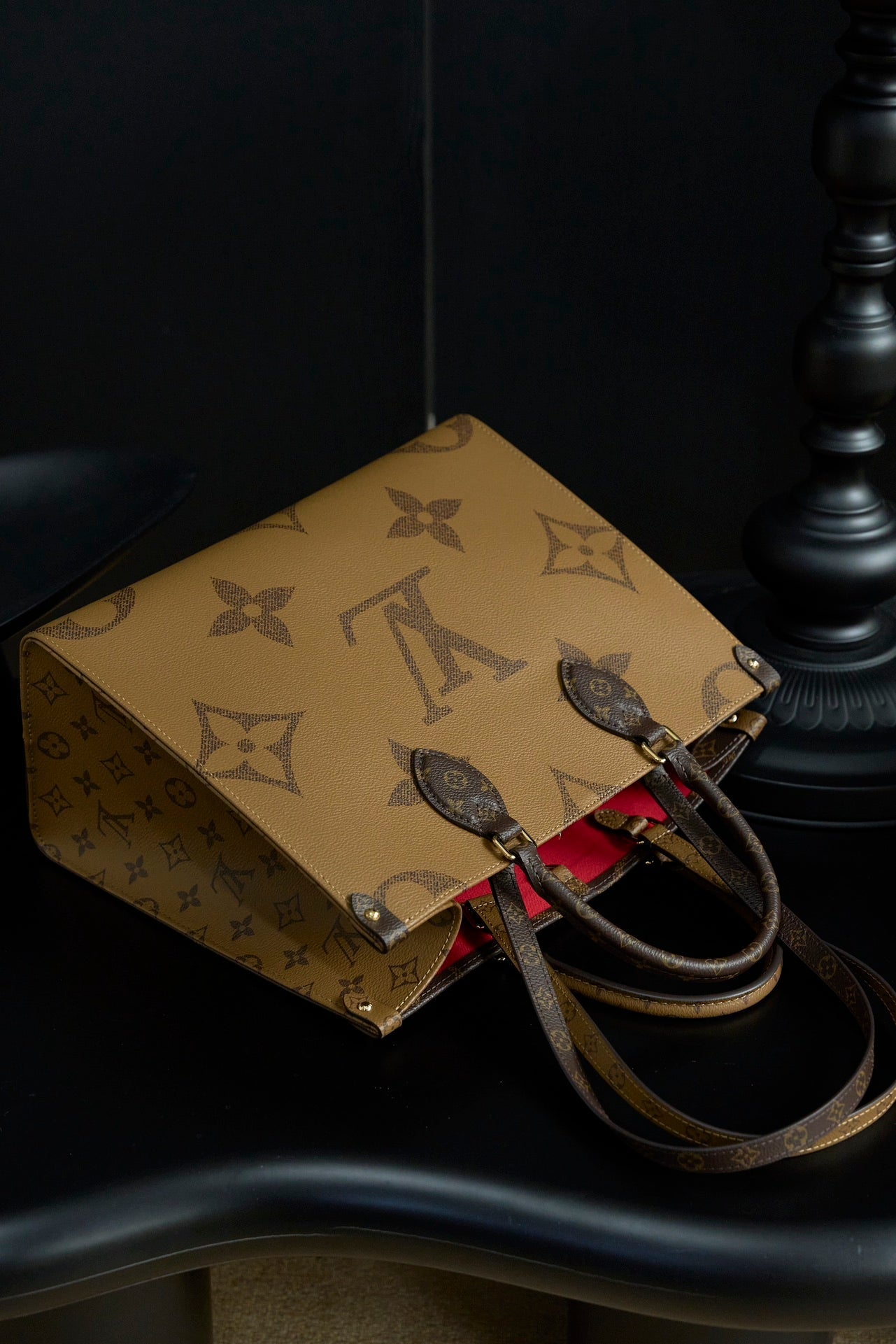 ONTHEGO Medium Handbag | Italy Dynamic Chip Code | Original Monogram & Reverse Canvas | Exclusive Launch with Gift Box