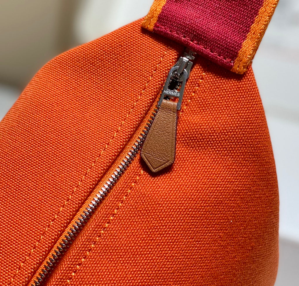 Hermès Orange 25cm Canvas Multi-Functional Toiletry Bag - Convertible Handbag/Organizer Spacious Travel Essentials
