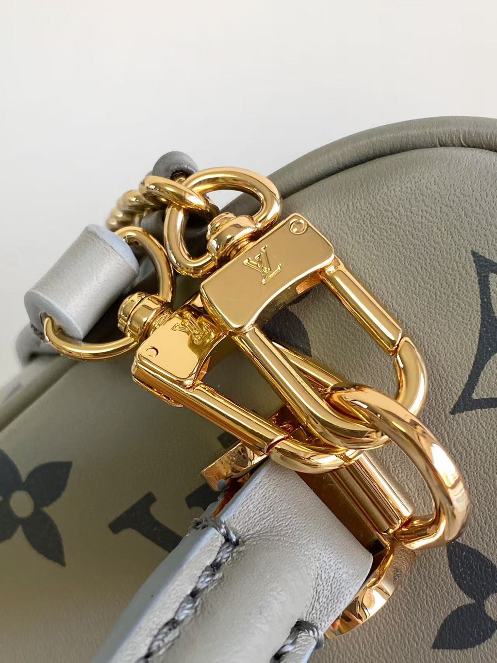 Louis Vuitton 2024 Fall/Winter Vanity Chain Pouch Bag - Monogram Canvas Cosmetic Case with Detachable Chain, LV Padlock & Key Holder