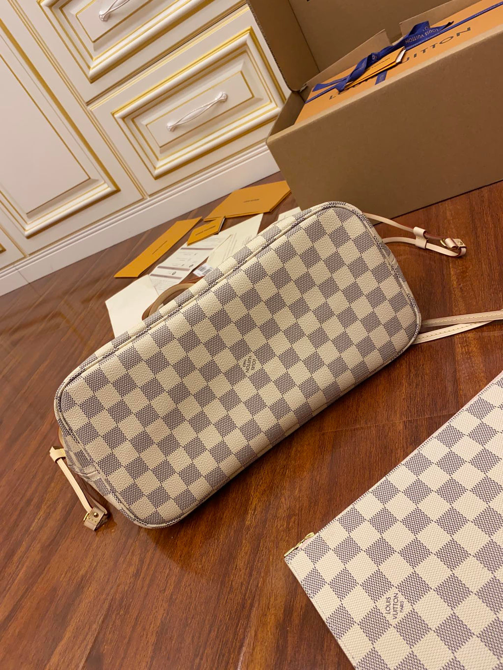 Italian Diamond-Patterned Grade-A Vegetable-Tanned Leather Bag (Dynamic UID Chip) 31x28x14CM | 9th Gen Upgrade with Gift Box