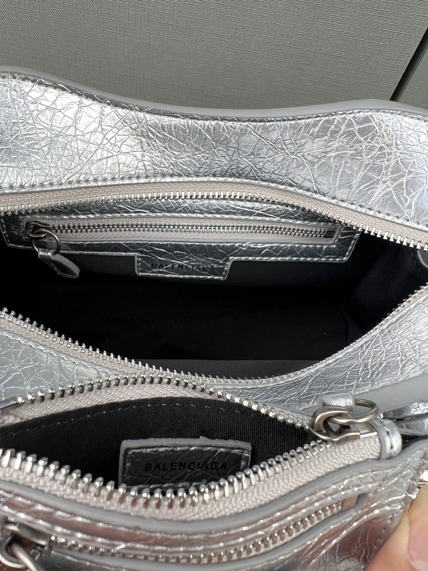 Sliver Paris Neo Cagole Biker Bag 2023 - Edgy Heart Mirror Bucket Bag | 26cm Statement Piece