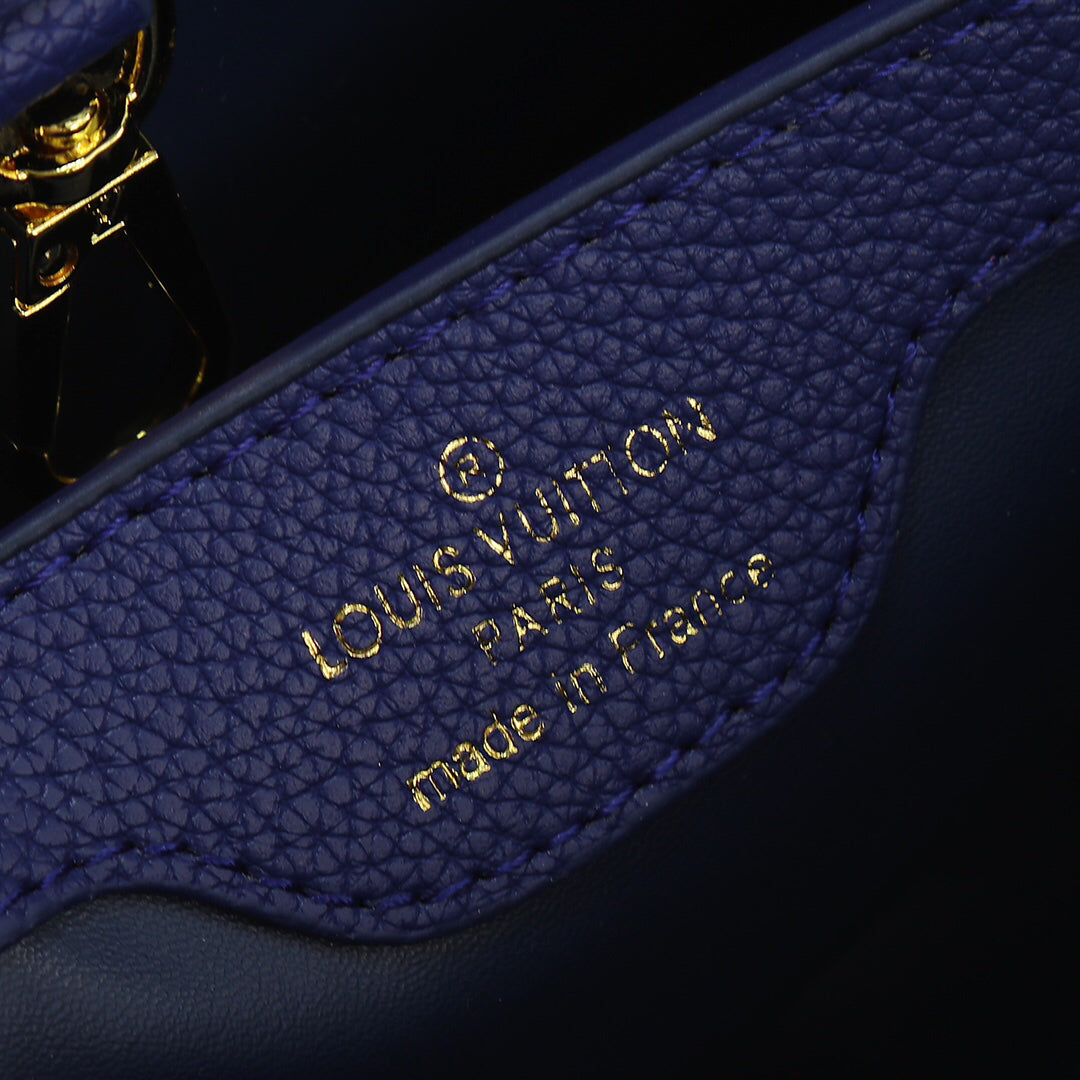 Louis Vuitton Capucines bb Blue Pebbled Leather Bag 27x18x10cm | Celebrity Street Style, Detachable Strap & Twist Lock