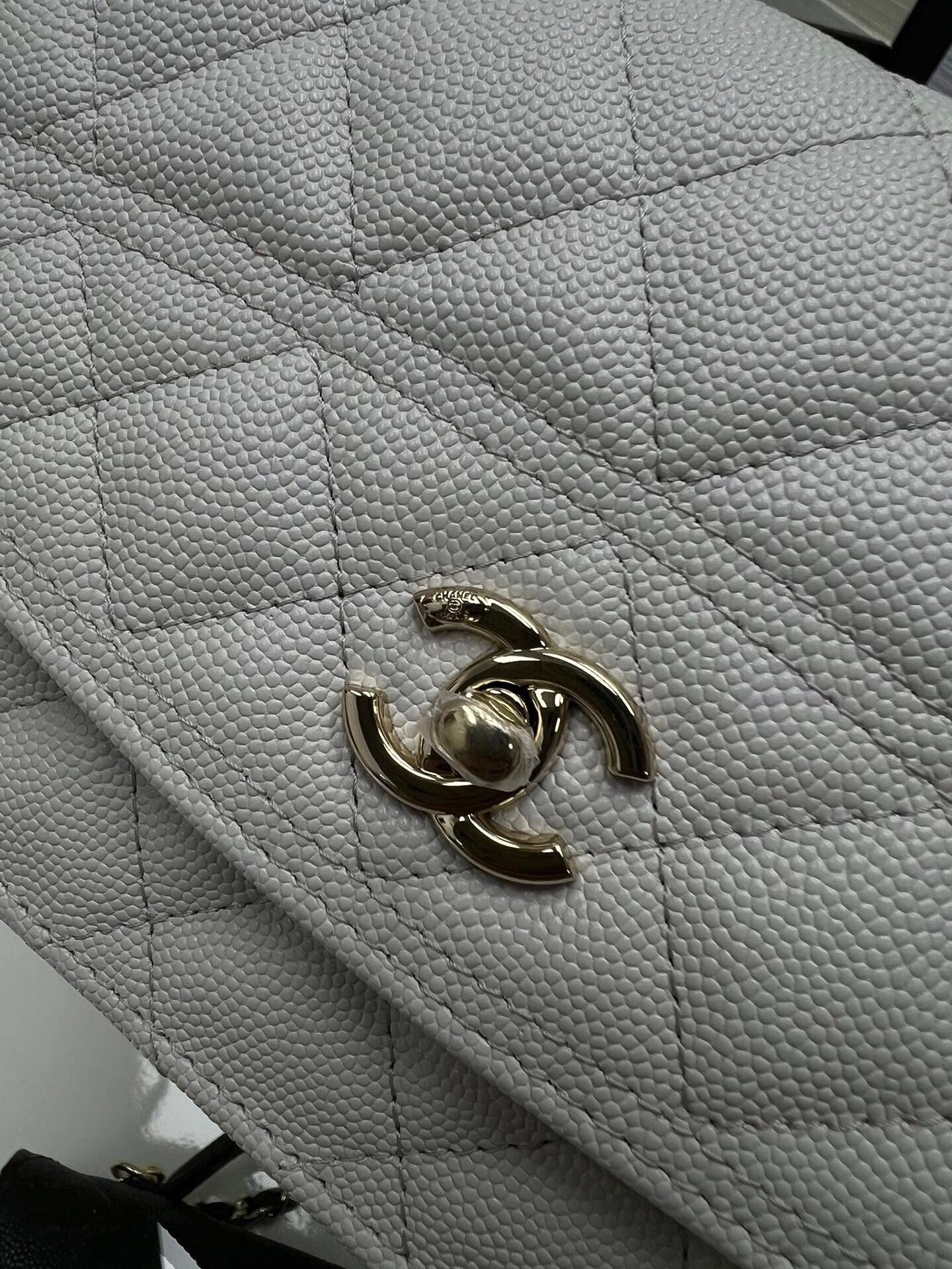 Ohanel 25C Early Spring WOC Top Handle Logo Gold-Tone Chain Bag | 19cm Grained Calfskin | Shoulder/Crossbody/Hand Carry
