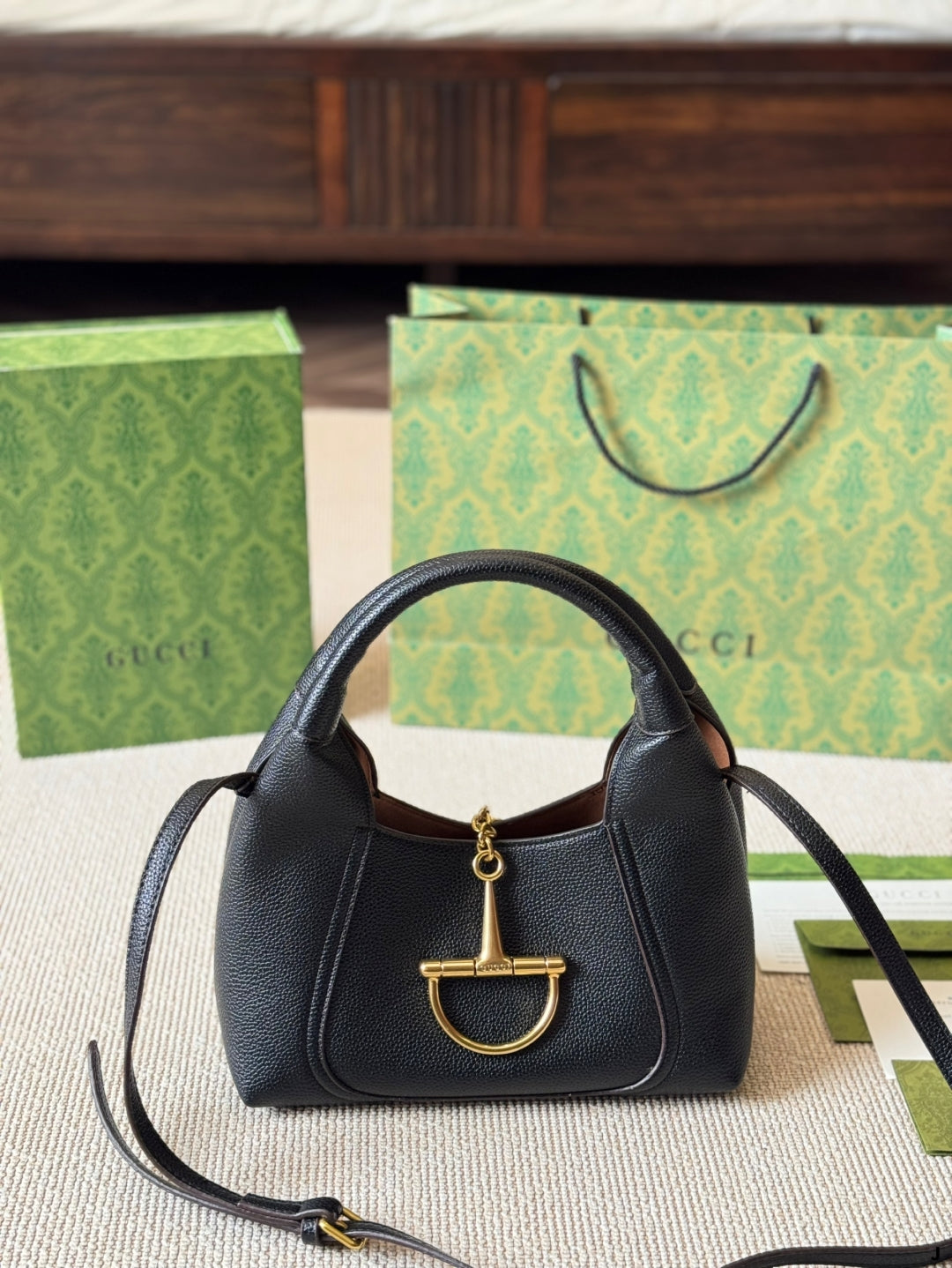 Gucci Softbit Horsebit Bag – Cloud-Like Design Spacious & Effortless Style Large 43x25cm/Small 25x17cm