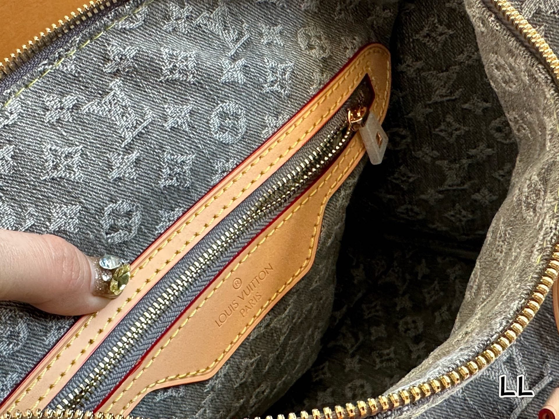Louis Vuitton 2025 New SPEED0 Pillow Bag 30cm | Original Hardware, Foldable Gift Box & Stylish Strap