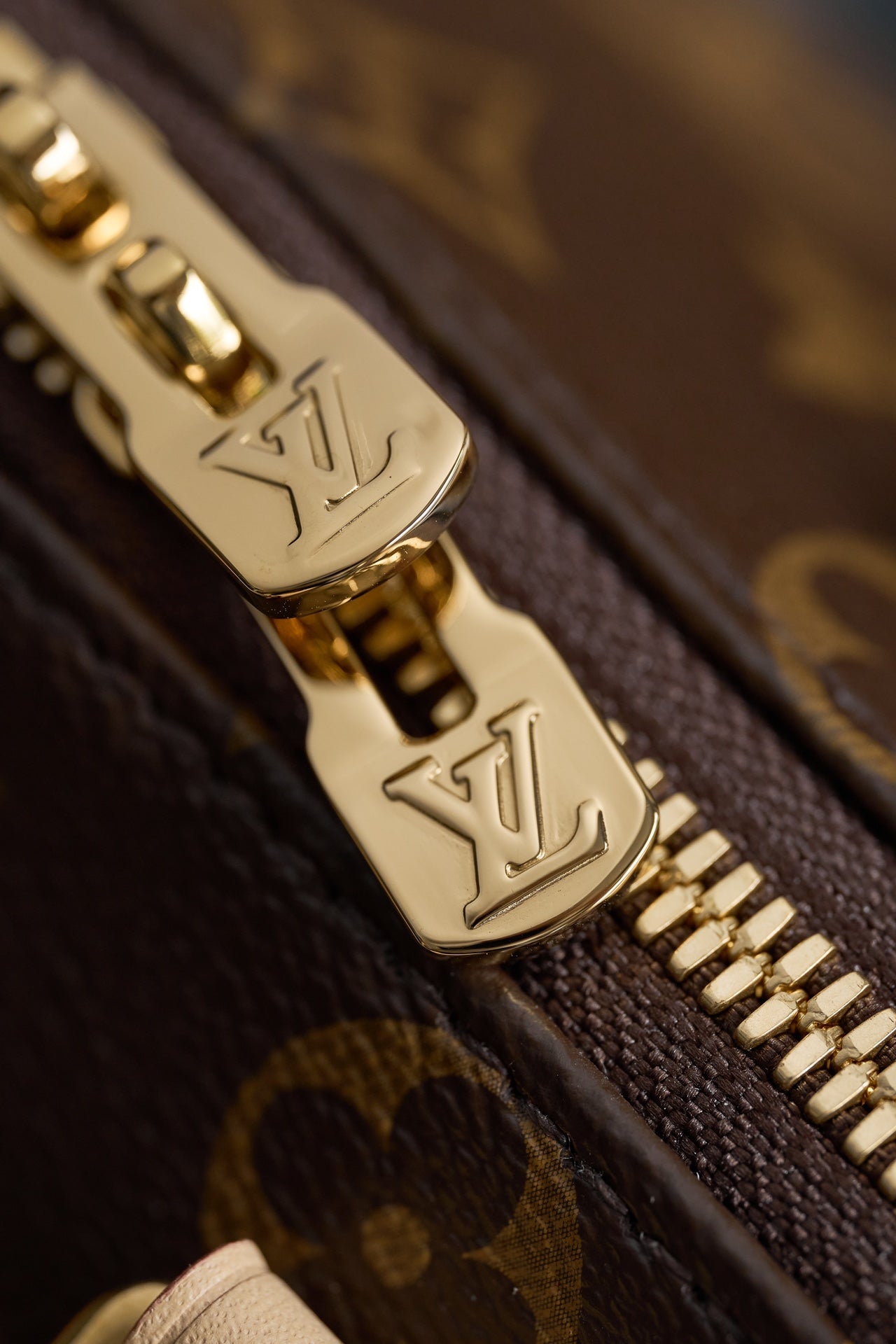 SPEEDY BANDOULIÈRE 20 Handbag | France Dynamic Chip Code | Original Monogram Canvas & Gold Hardware | Exclusive Launch with Gift Box