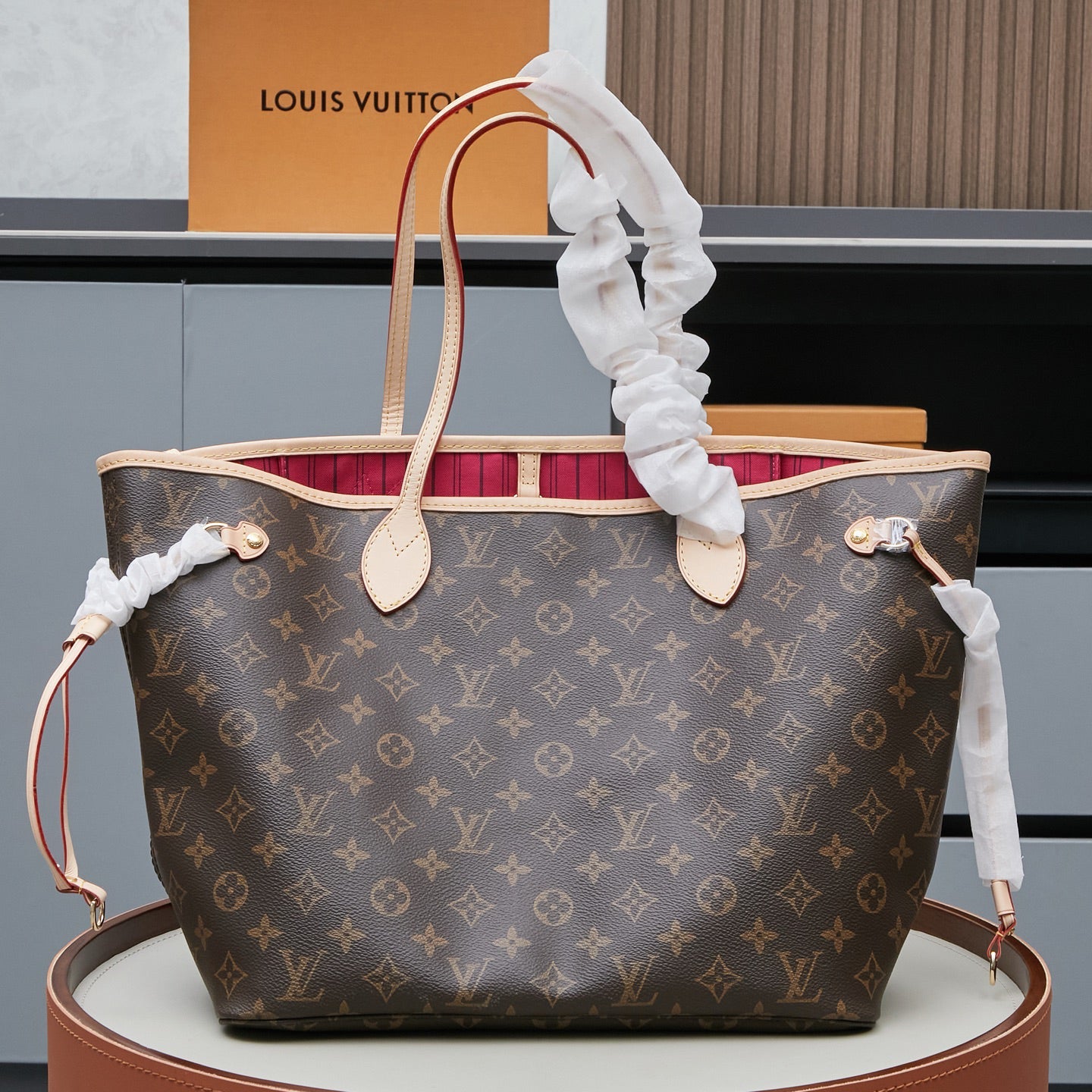 Louis Vuitton Neverfull Reimagined - Detachable Pouch & Dual-Tone Lining Archival Revival Tote