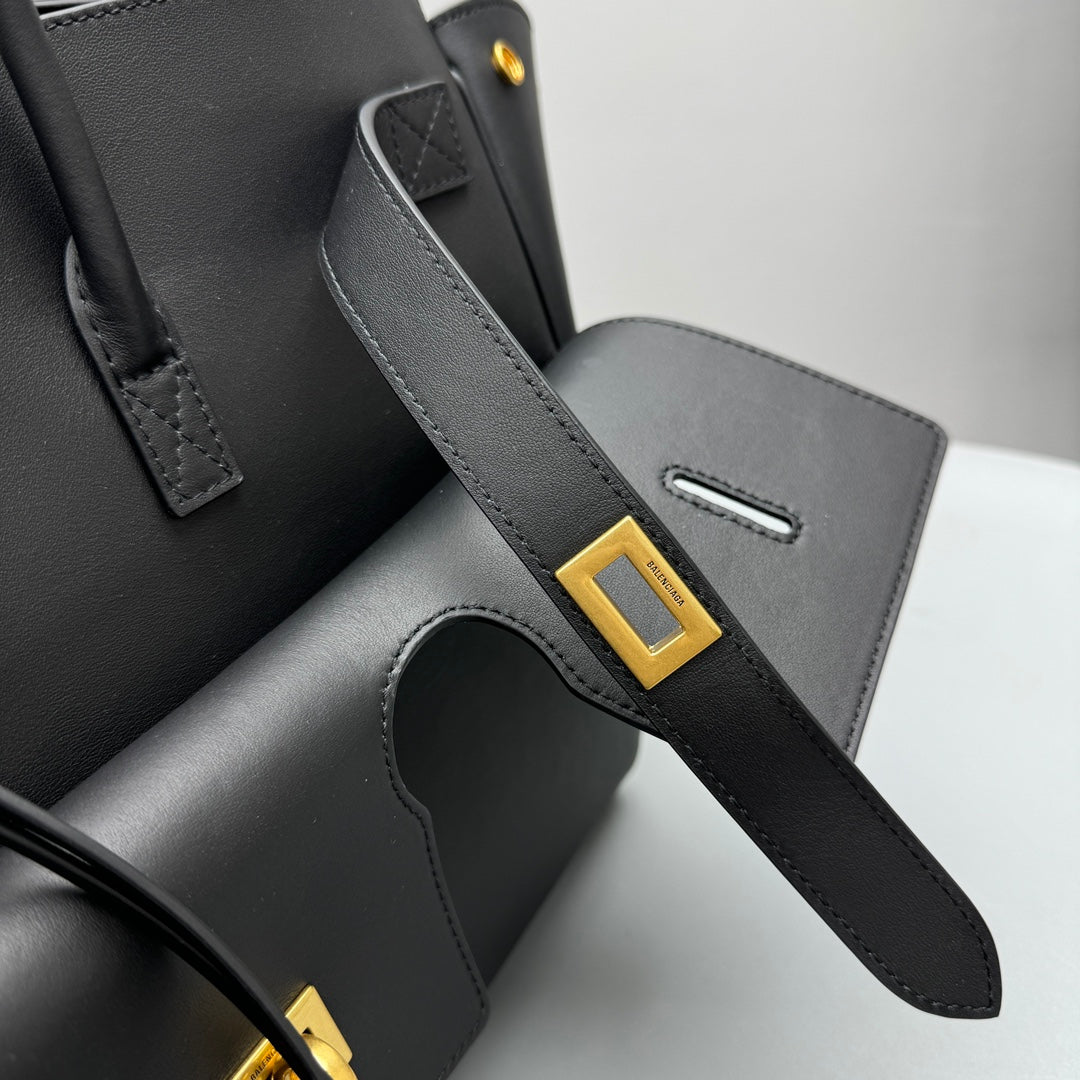 Bel Air Cyborg Punk Black Gold Leather Handbag – Medium Vintage Lock Streetwear Must-Have