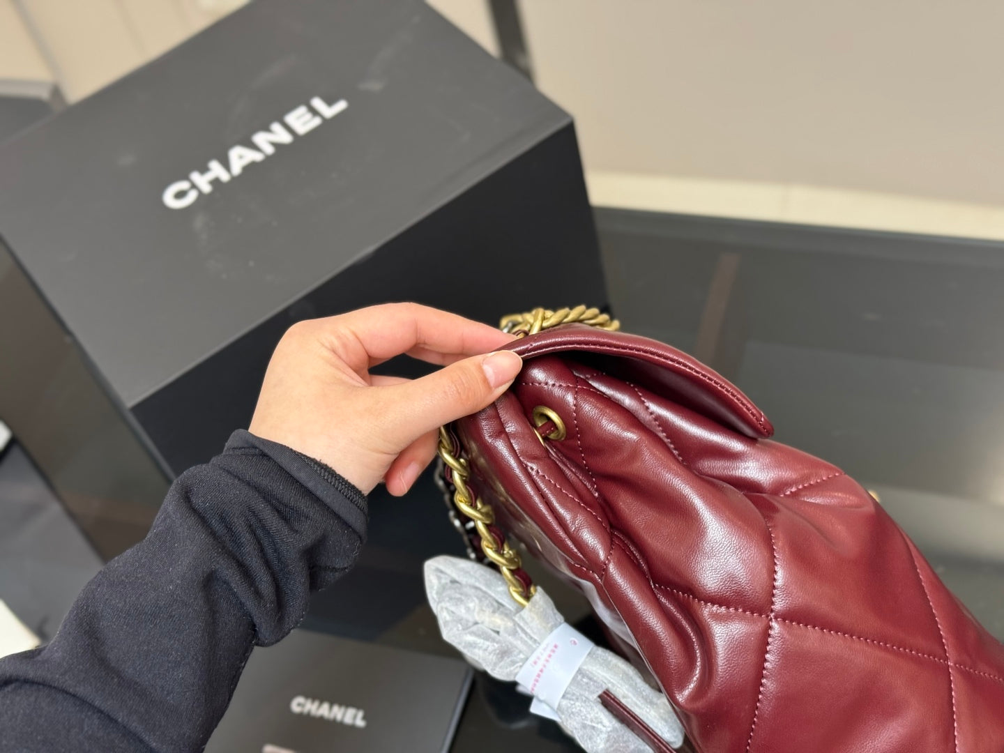 Chanel 19 Backpack  Classic Lightweight & Spacious Design 21.24cm Versatile for All Occasions
