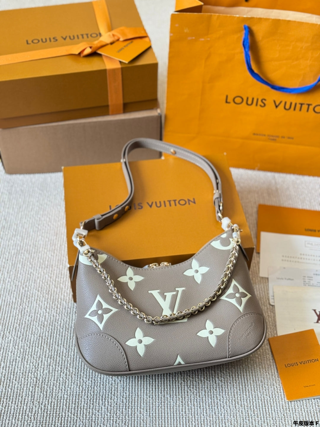 Louis Vuitton Boulogne Messenger Bag 2023 | Gold Chain Strap, Compact Size 27x18cm, Unisex Luxury Crossbody