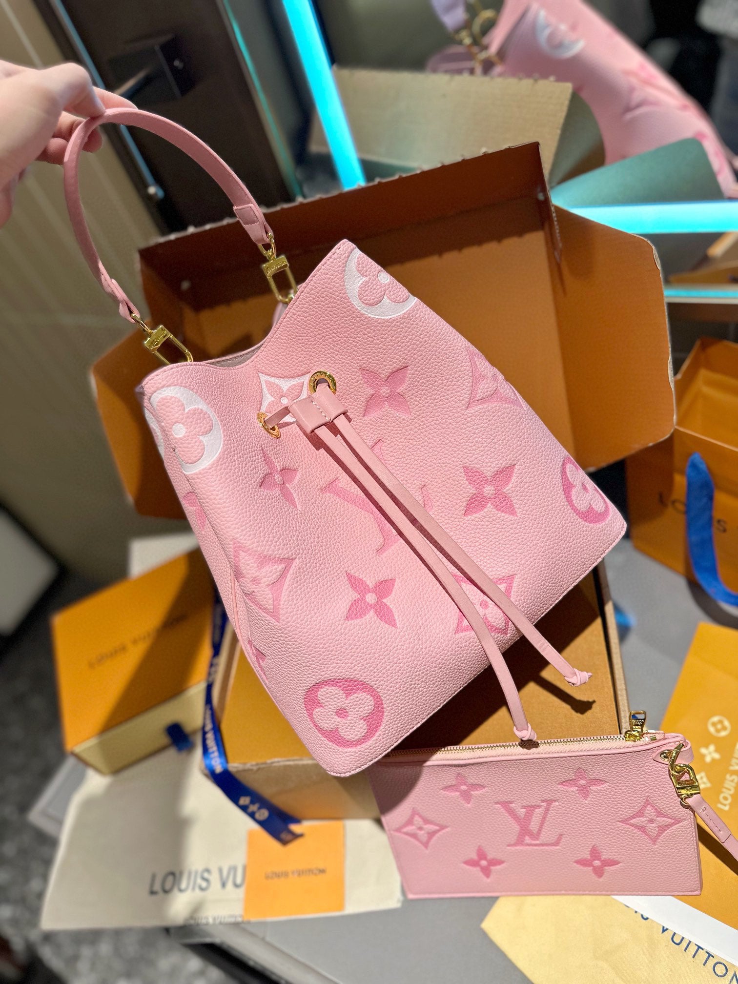 Louis Vuitton JNEONOEBB Monogram Bag 25cm | Gold-Plated Studs, Calfskin Barrel Bag