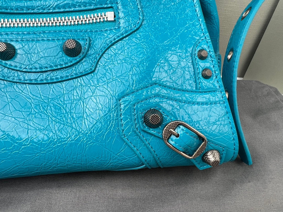 Paris Neo Cagole Biker Bag 2023 - Edgy Heart Mirror Bucket Bag | 26cm Statement Piece