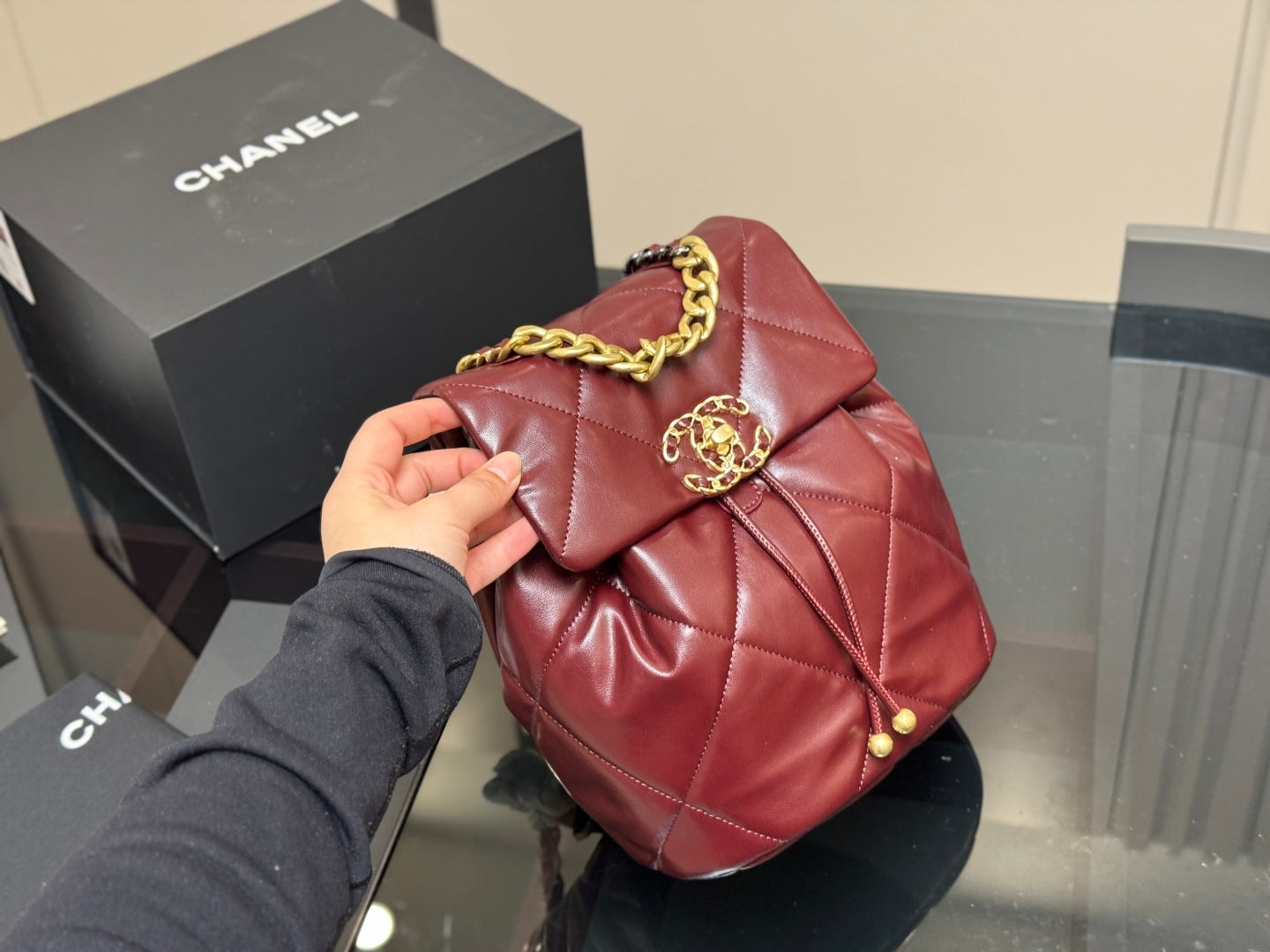 Chanel 19 Backpack  Classic Lightweight & Spacious Design 21.24cm Versatile for All Occasions