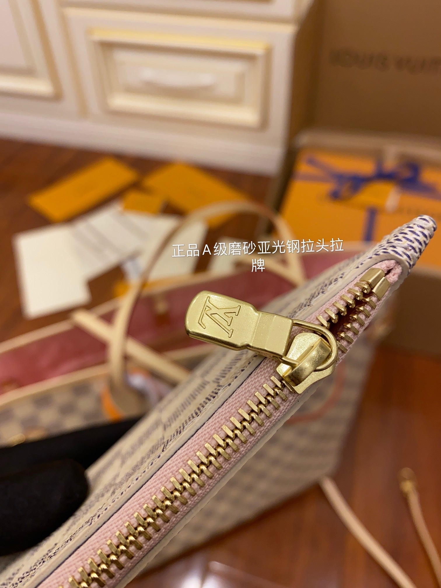 Italian Diamond-Patterned Grade-A Vegetable-Tanned Leather Bag (Dynamic UID Chip) 31x28x14CM | 9th Gen Upgrade with Gift Box