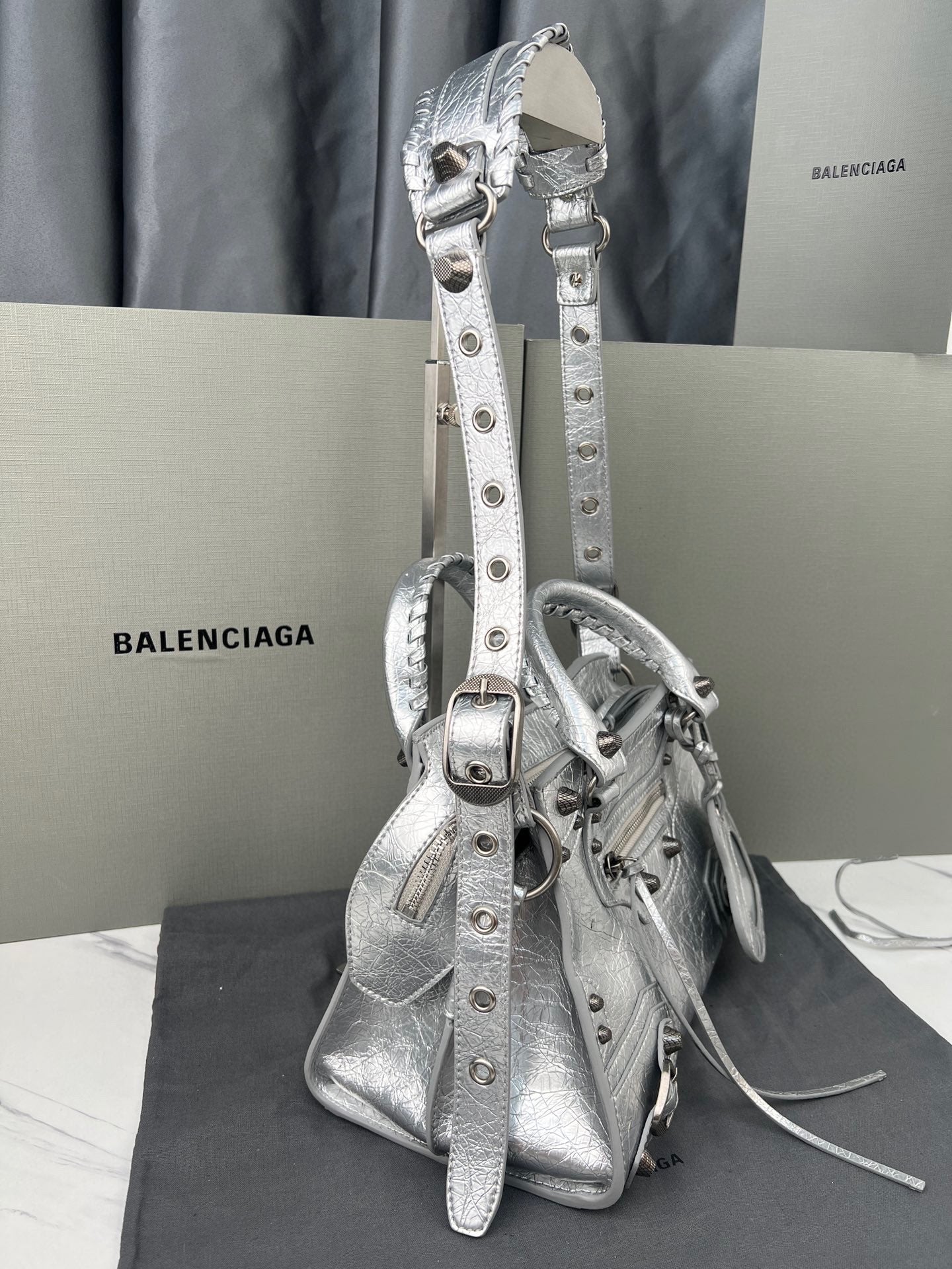 Sliver Paris Neo Cagole Biker Bag 2023 - Edgy Heart Mirror Bucket Bag | 26cm Statement Piece