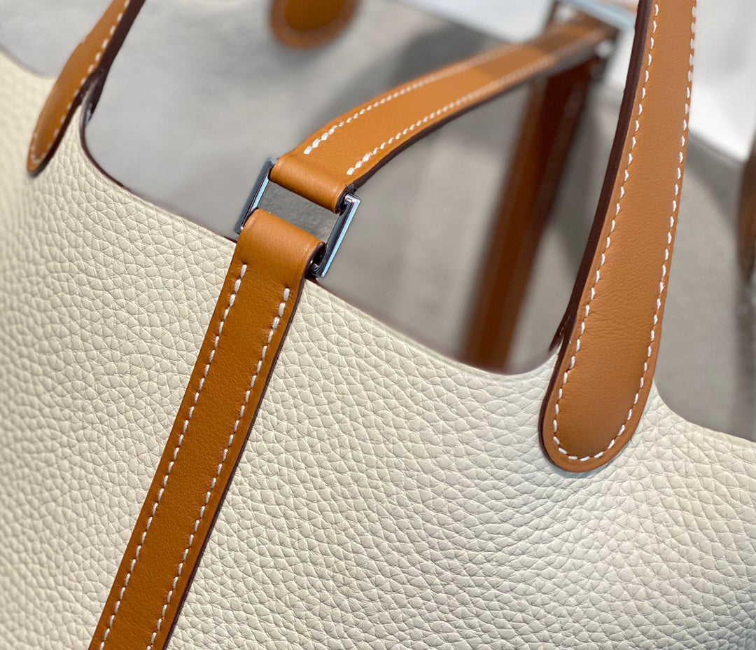 Hermès Picotin Lock 18cm Milkshake White Gold Brown Bucket Bag - Classic Two-Tone Luxury Handbag