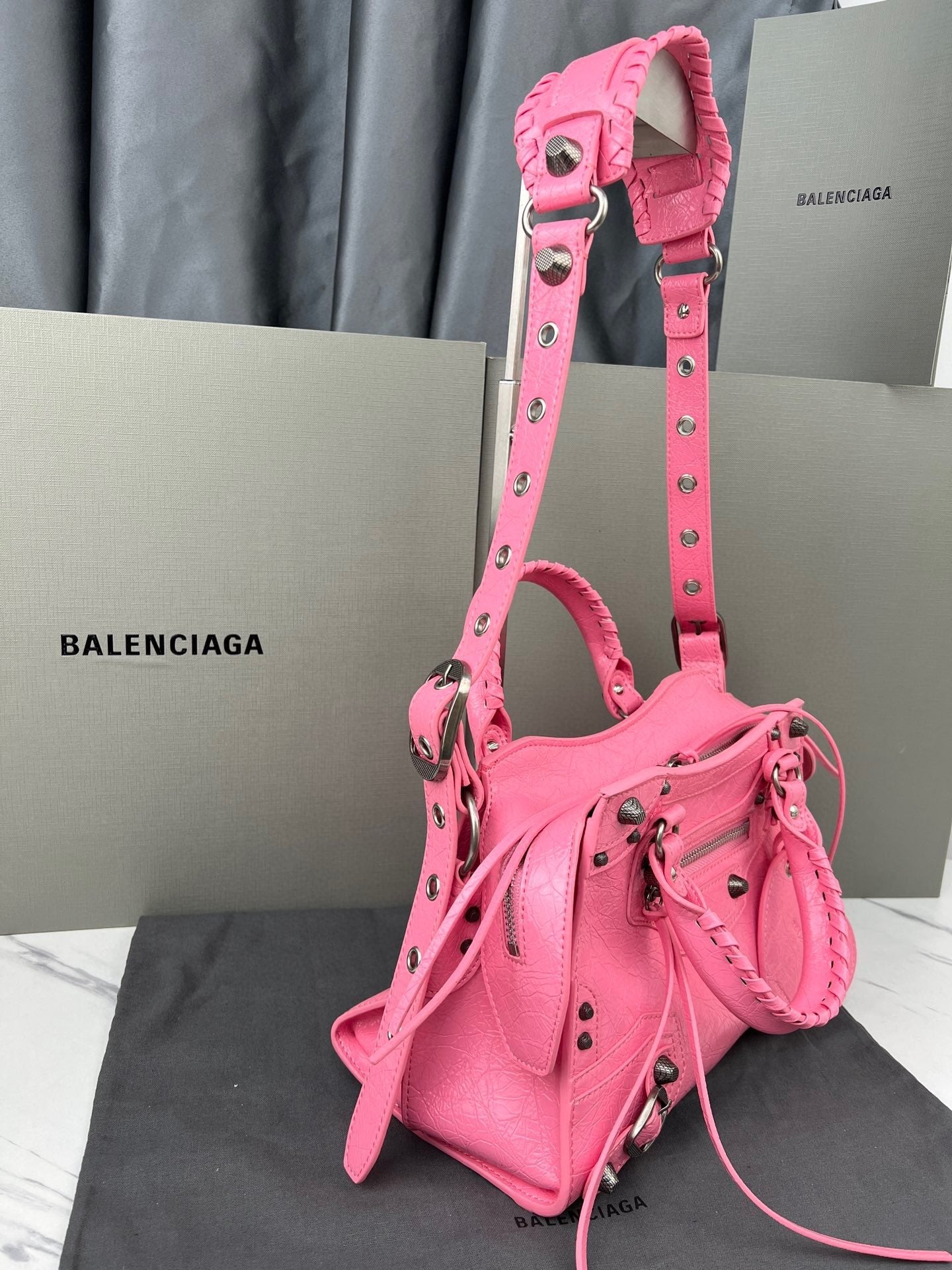 PINK Paris Neo Cagole Biker Bag 2023 - Edgy Heart Mirror Bucket Bag | 26cm Statement Piece
