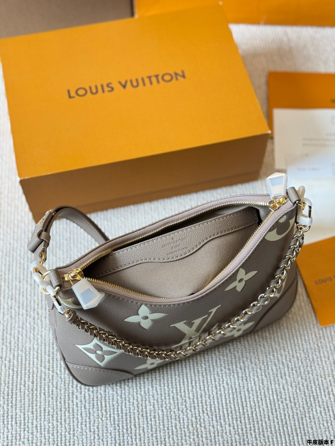 Louis Vuitton Boulogne Messenger Bag 2023 | Gold Chain Strap, Compact Size 27x18cm, Unisex Luxury Crossbody