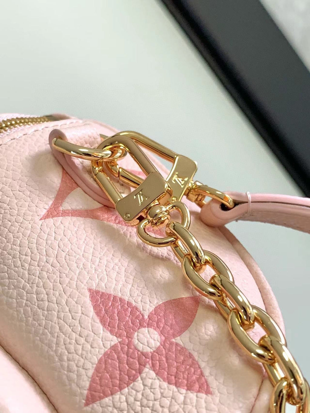 Louis Vuitton Mini Bumbag Gradient 17x12x9.5cm | Monogram Empreinte Leather, Detachable Chain & Adjustable Strap