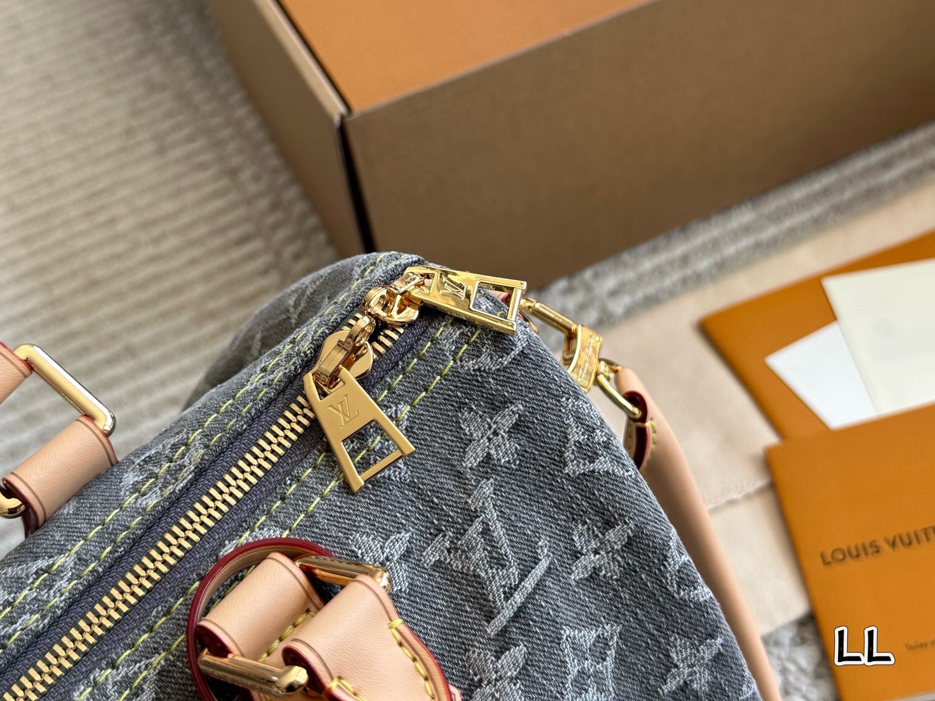 Louis Vuitton 2025 New SPEED0 Pillow Bag 30cm | Original Hardware, Foldable Gift Box & Stylish Strap