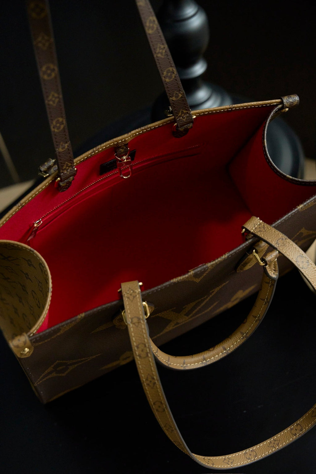 ONTHEGO Medium Handbag | Italy Dynamic Chip Code | Original Monogram & Reverse Canvas | Exclusive Launch with Gift Box