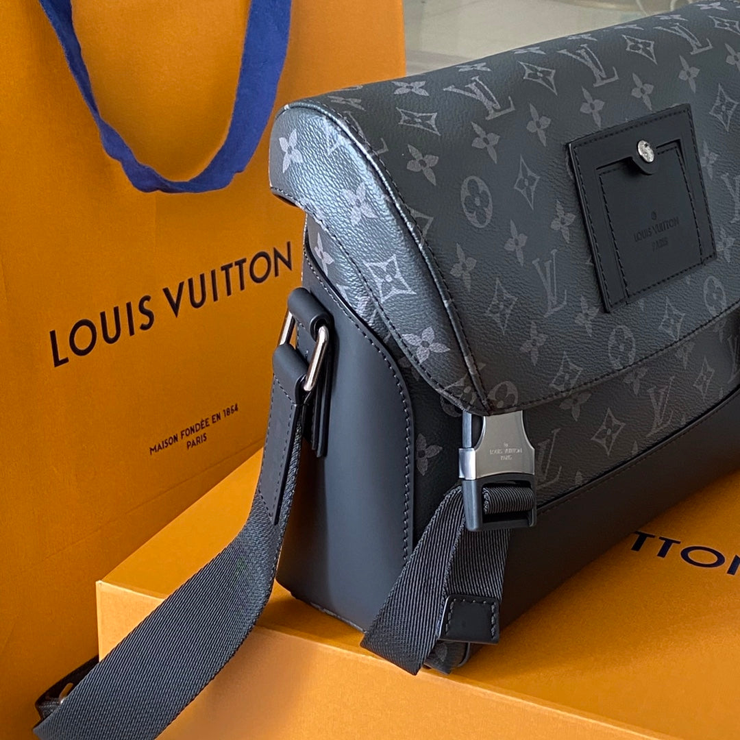 Louis Vuitton Voyager Men's Messenger Bag 33x22.5x11cm | Original Hardware, European Leather, Instant Shipping