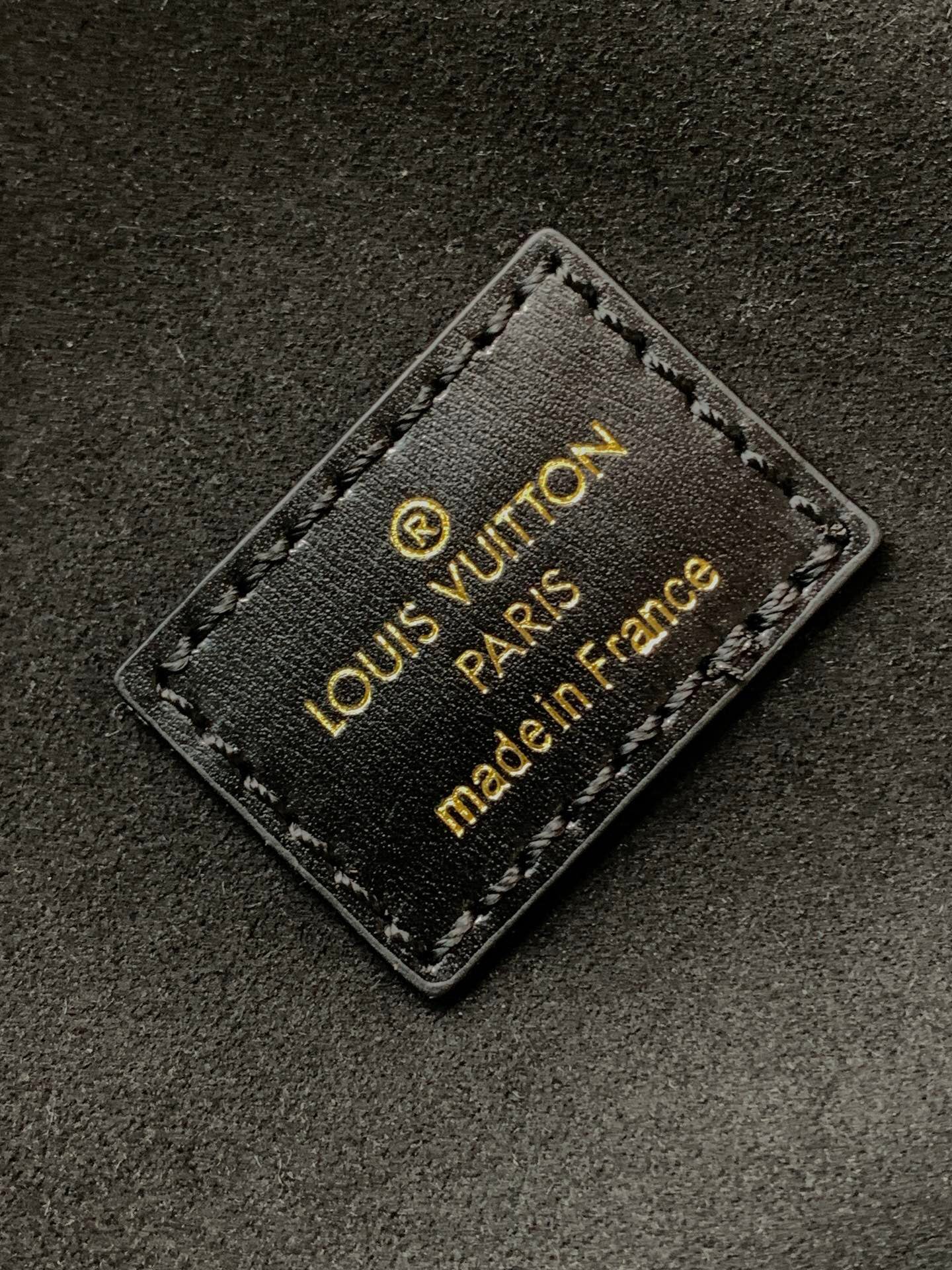 Louis Vuitton 2020 Spring/Summer Nicolas Ghesquière Monogram & Reverse Canvas Multiway Crossbody Bag | Detachable Chain Strap | Exclusive Photography