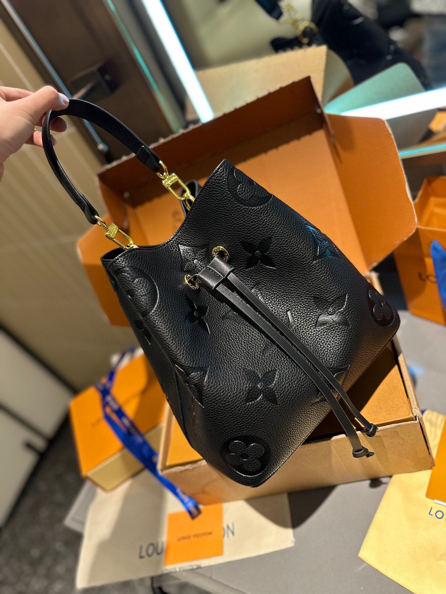 Louis Vuitton JNEONOEBB Monogram Bag 25cm | Gold-Plated Studs, Calfskin Barrel Bag