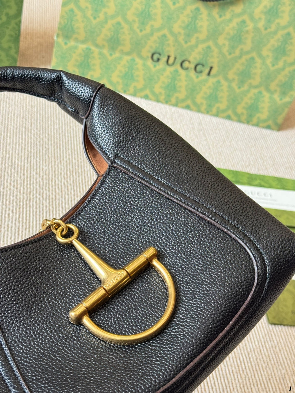 Gucci Softbit Horsebit Bag – Cloud-Like Design Spacious & Effortless Style Large 43x25cm/Small 25x17cm