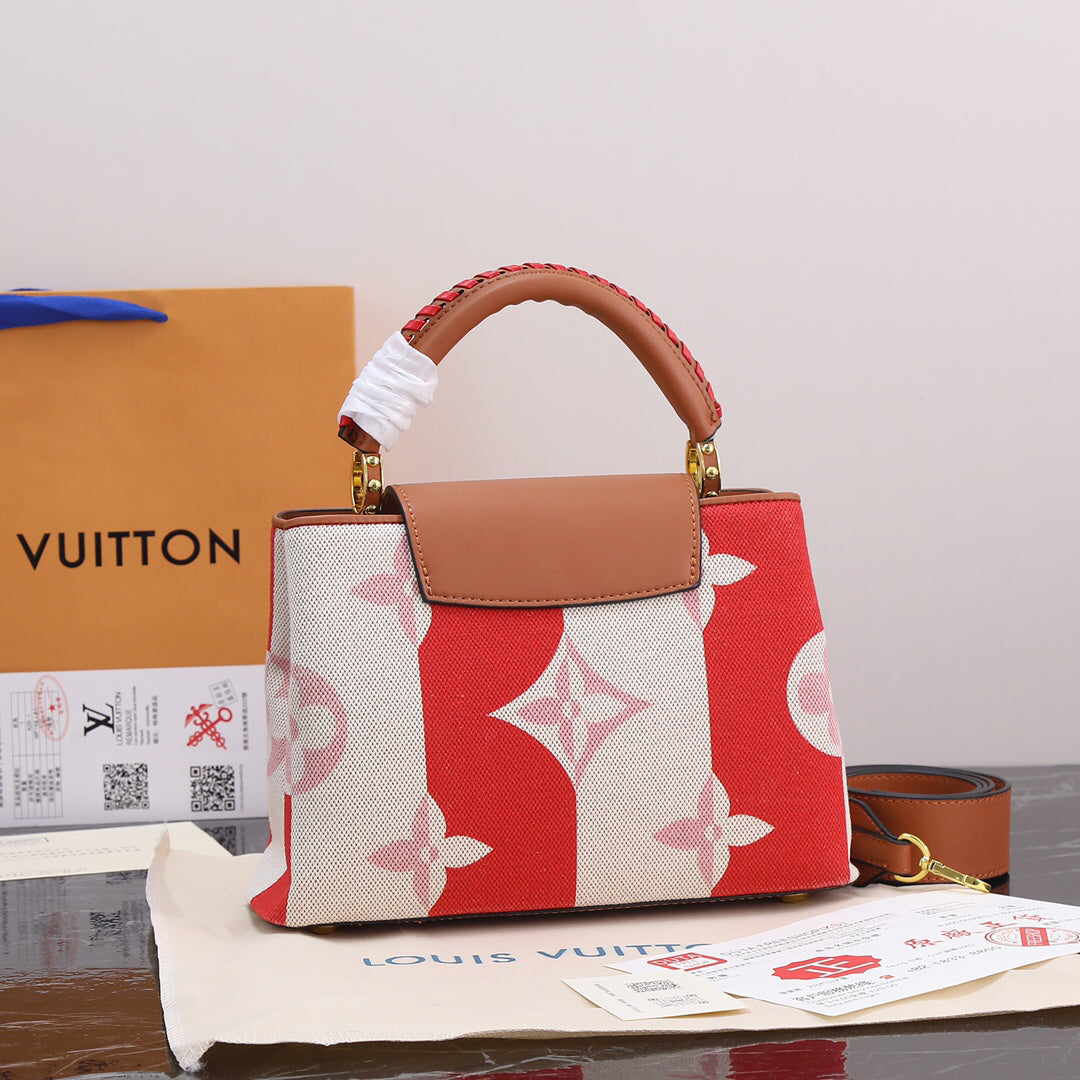 Louis Vuitton Capucines bb Red Pebbled Leather Bag 27x18x10cm | Celebrity Street Style, Detachable Strap & Twist Lock