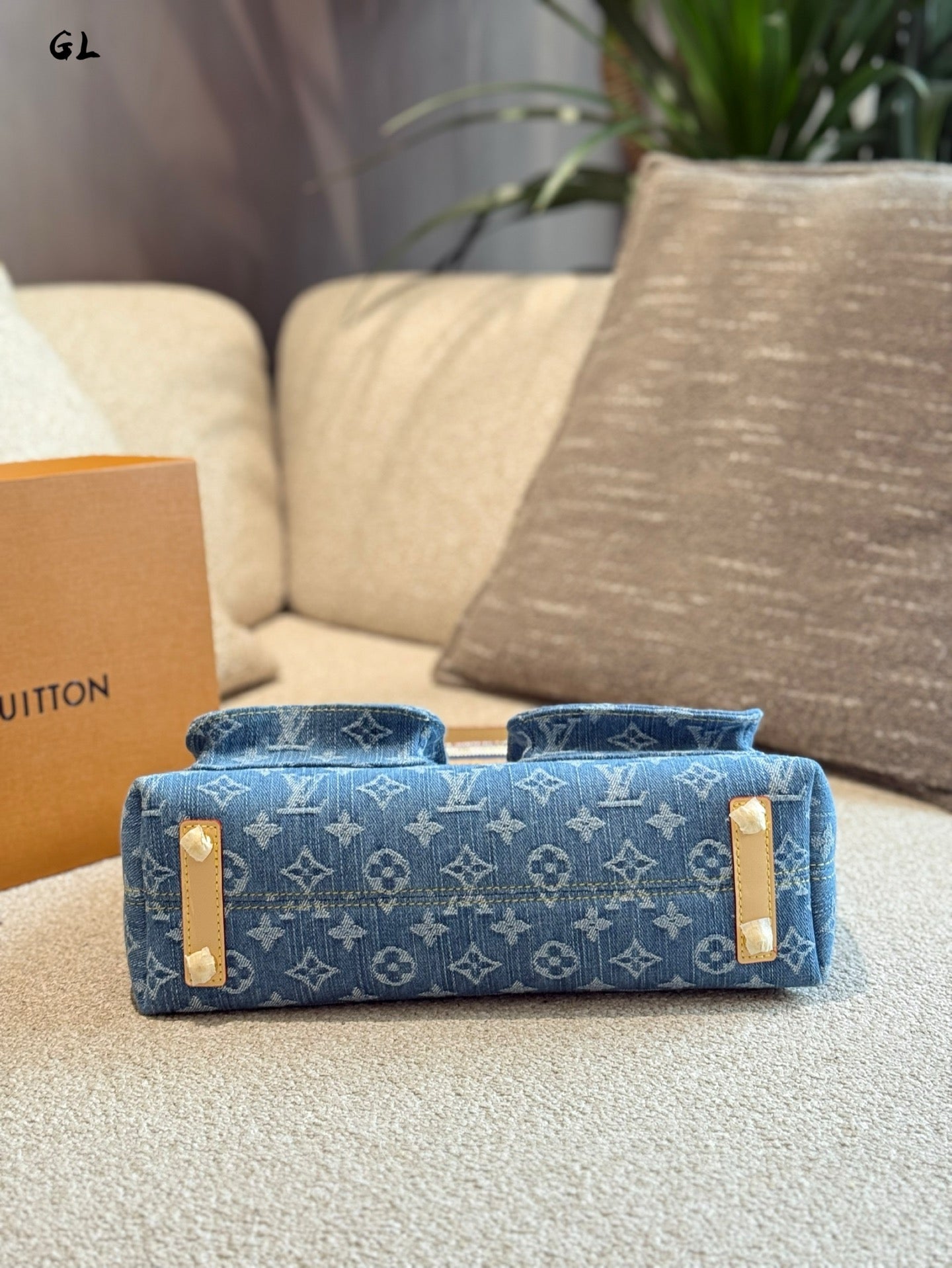 Louis Vuitton Vintage Denim Underarm Bag 30x10x19cm | Rare Limited Edition, Timeless Blue Denim Elegance